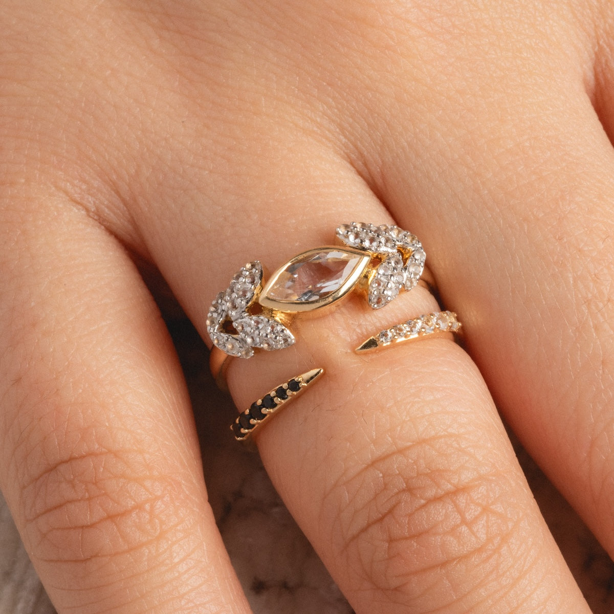 14k Black and White Open Front Nesting Band