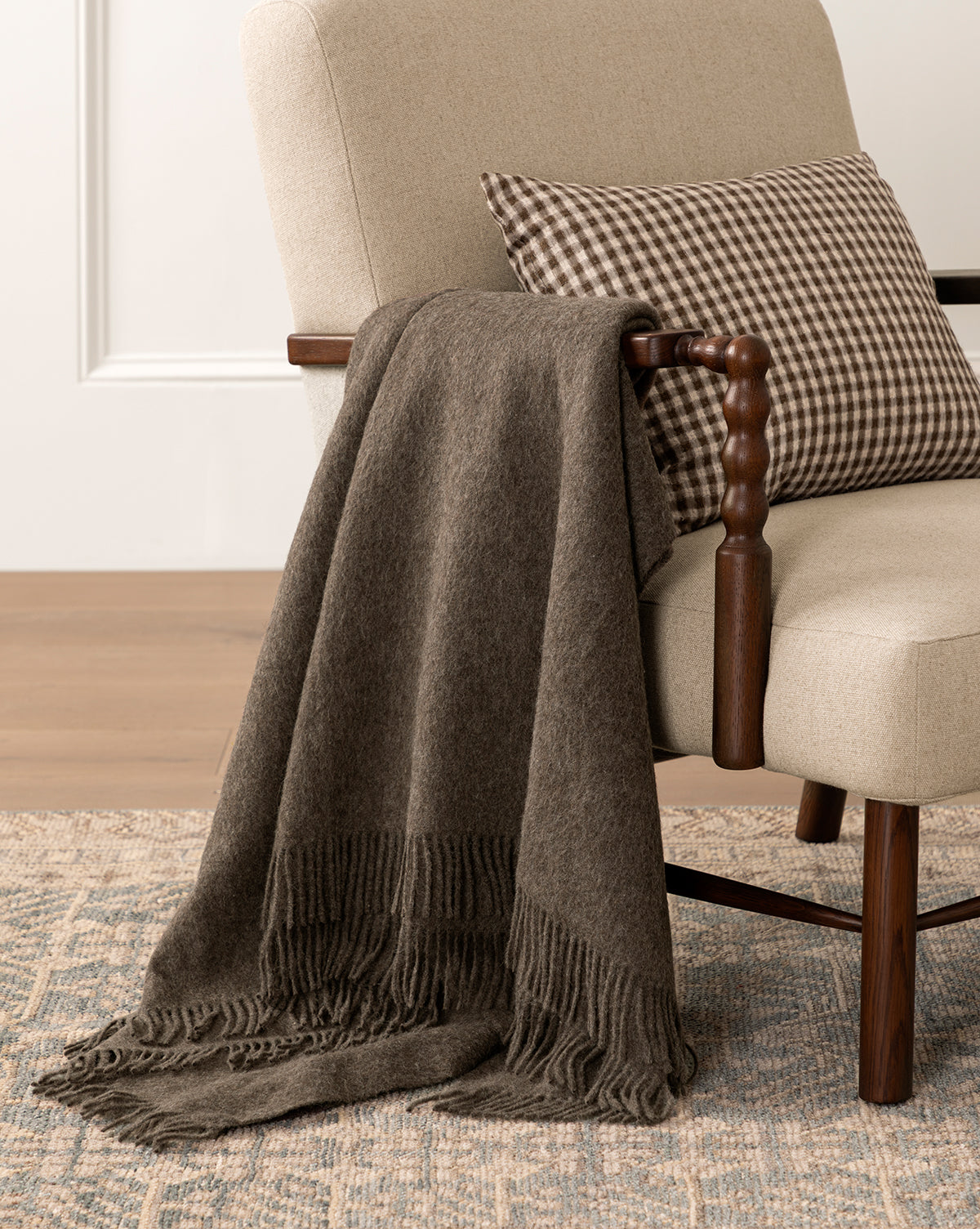 Locester Throw