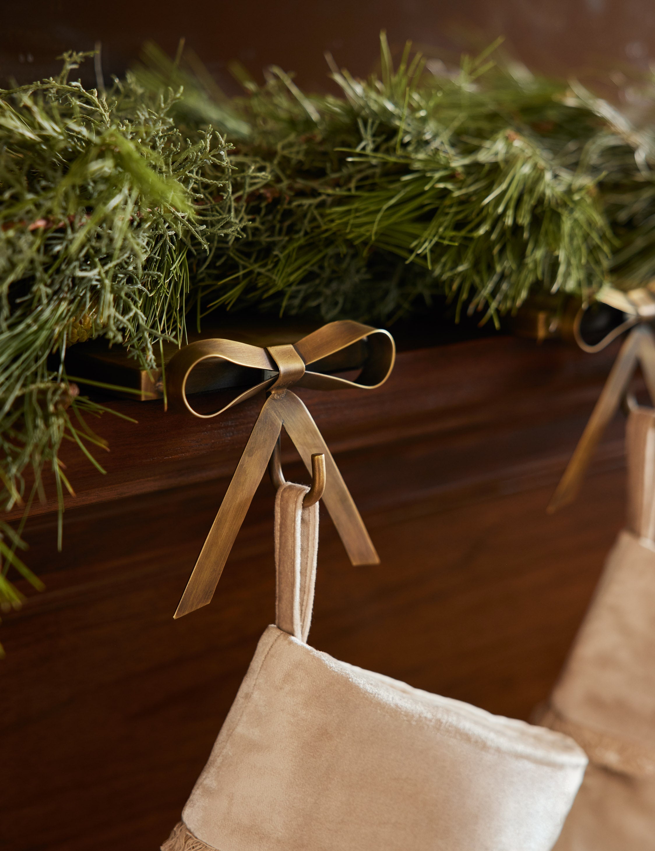 Adea Stocking Holder