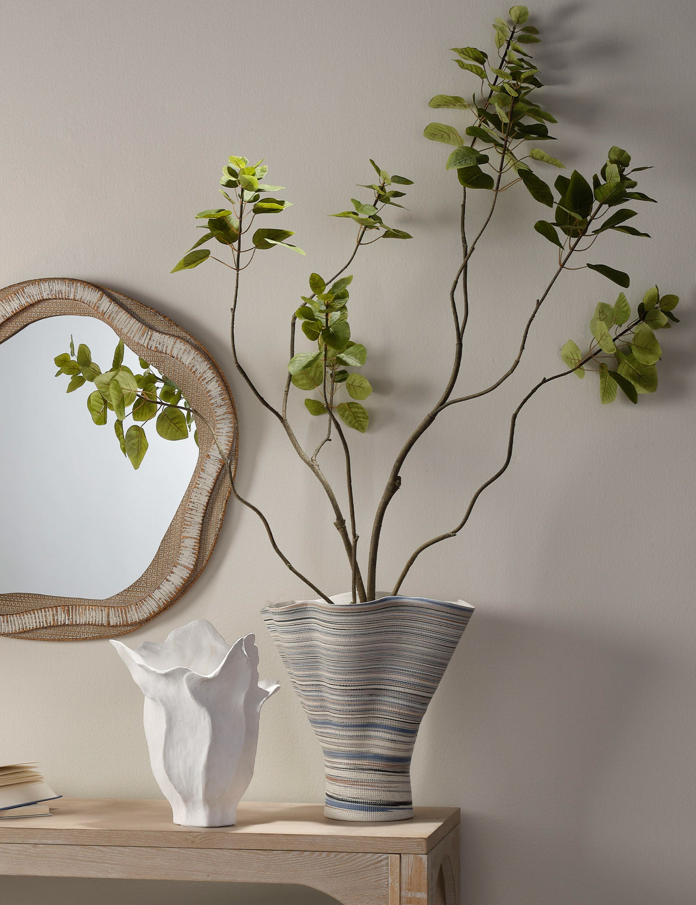 Caliza Vase