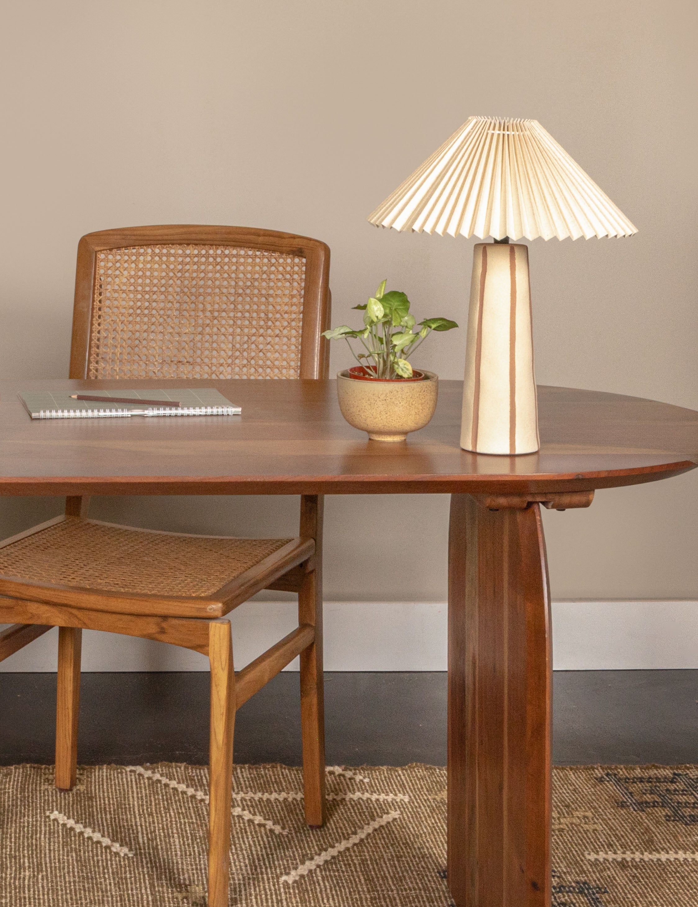 Baza Table Lamp