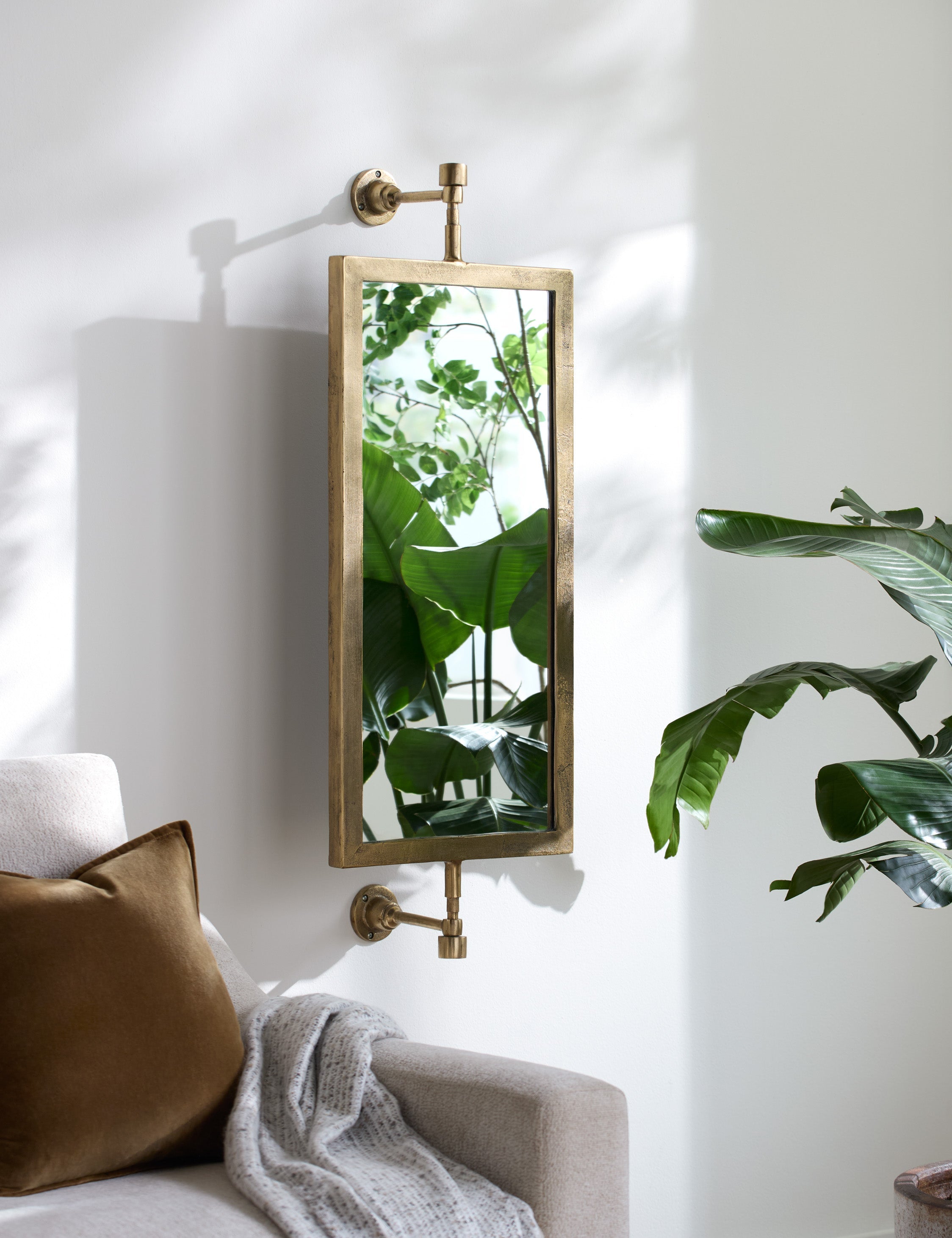 Hamil Mirror
