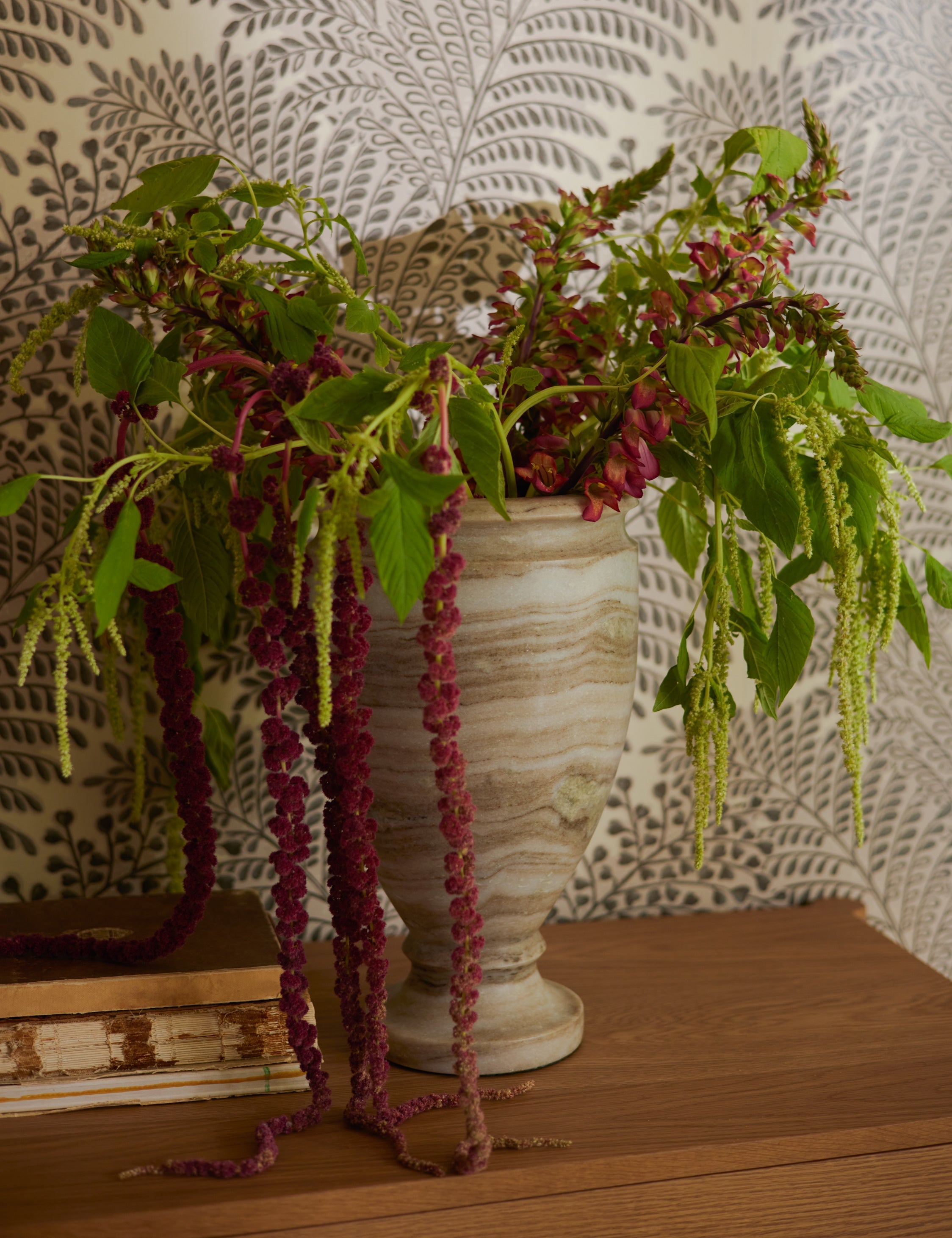 Cesar Vase