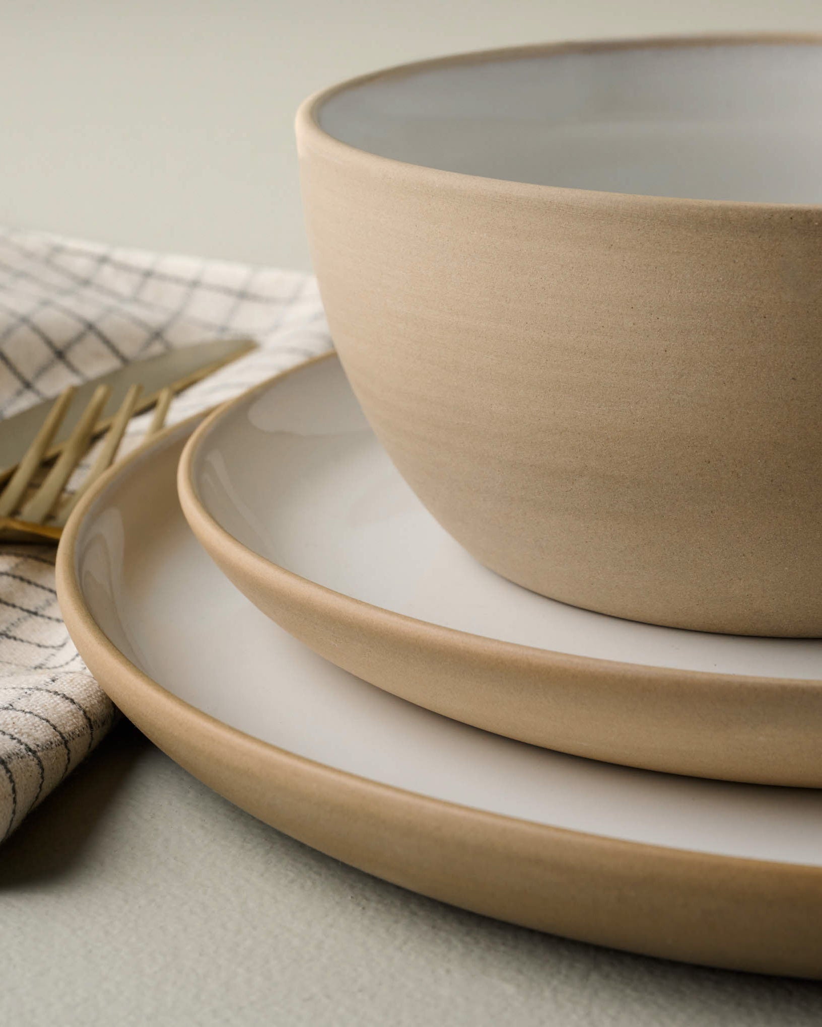 Stone White Lakelynn Plate
