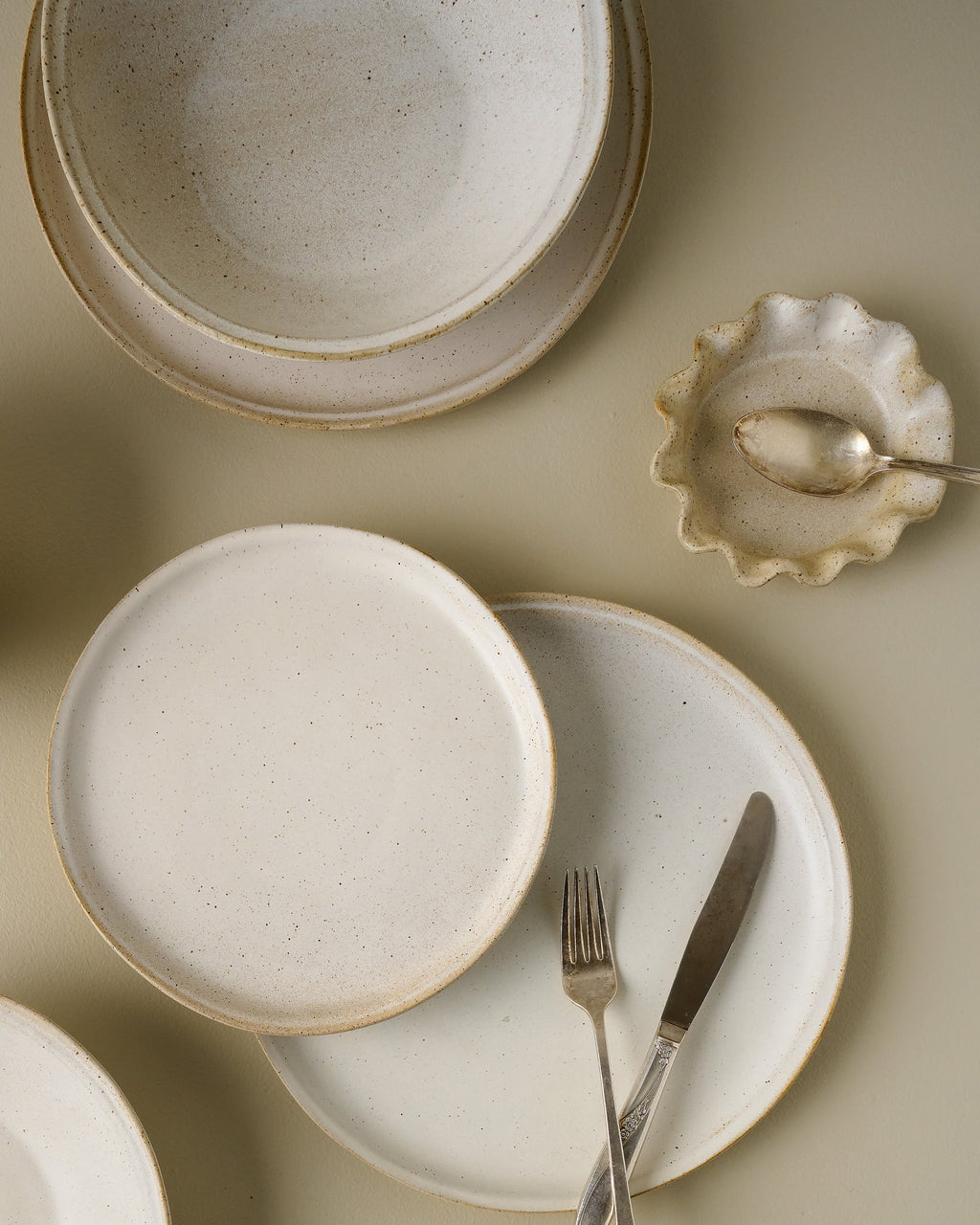 French White Ruffle Spoon Rest