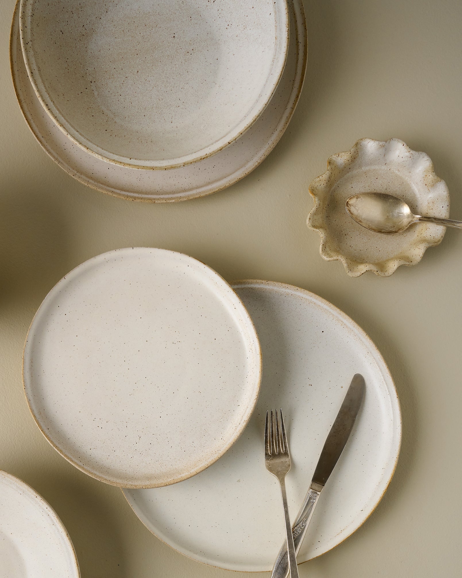 French White Ruffle Spoon Rest