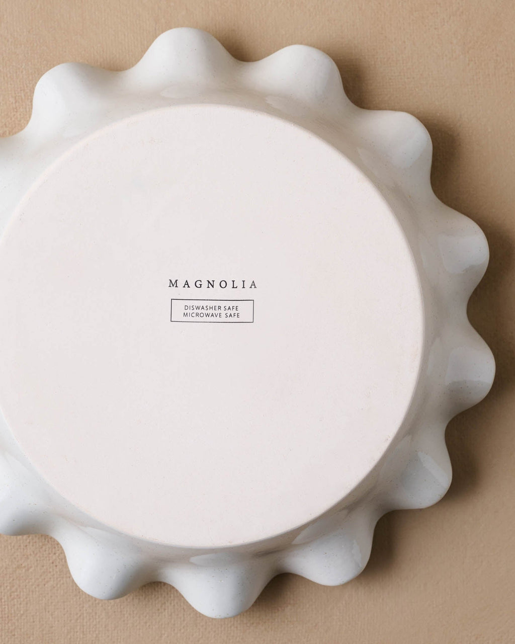 Cream Scalloped Pie Dish