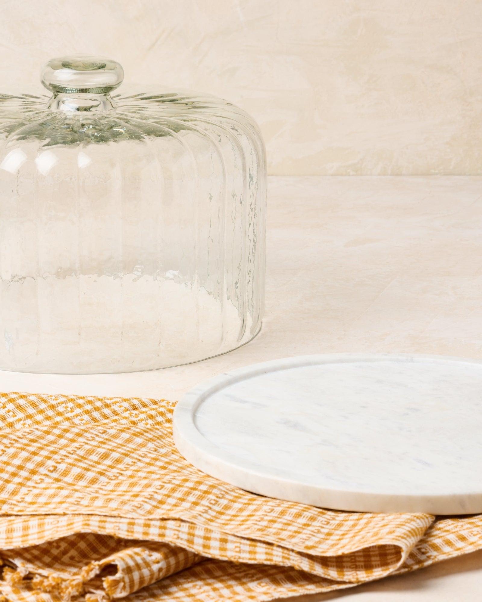 White Marble Fluted Cake Dome