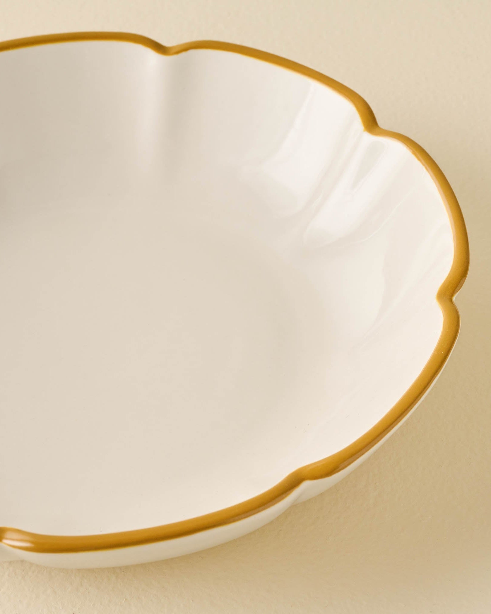 Luna Scalloped Pasta Bowl