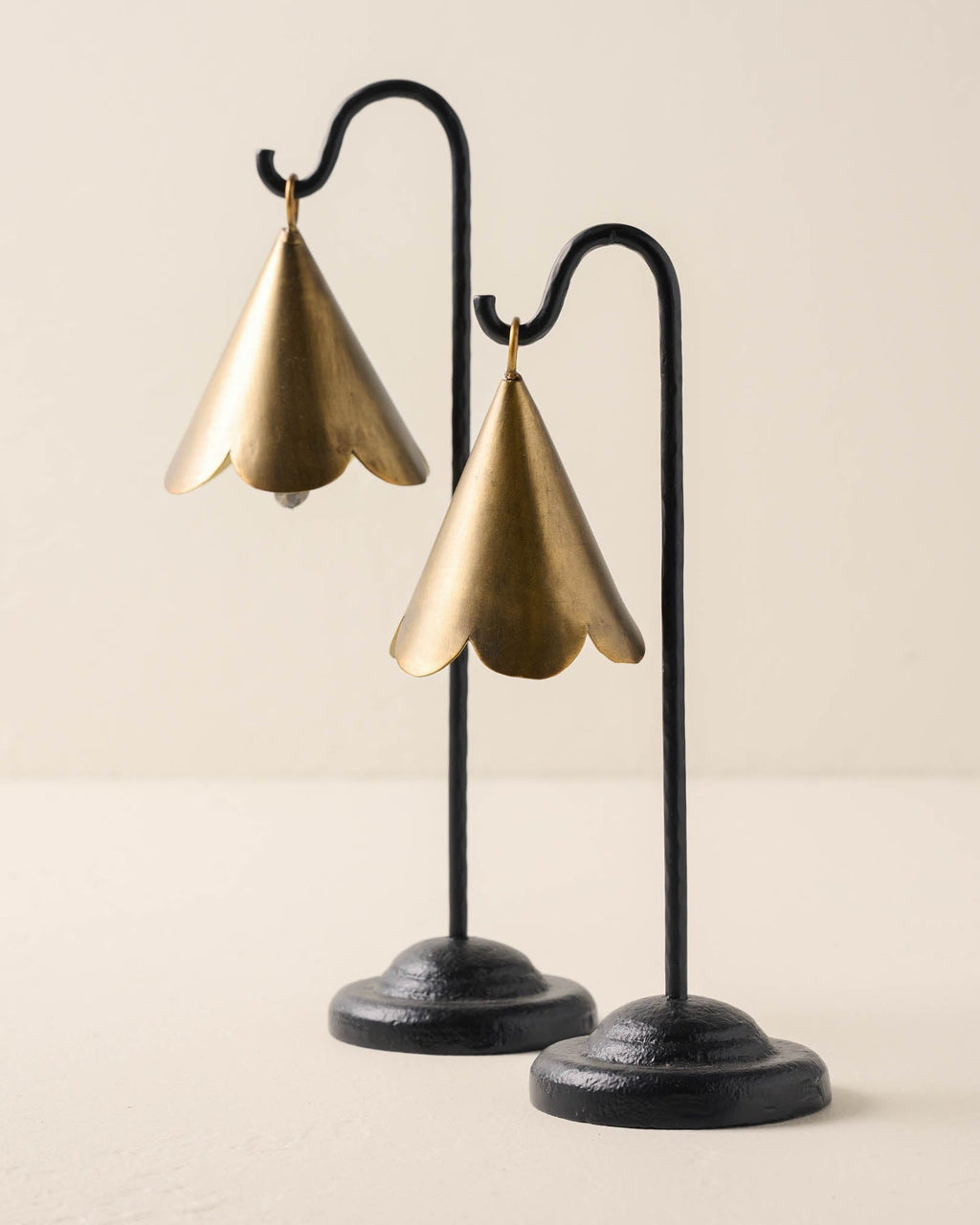Mariel Standing Scalloped Bell