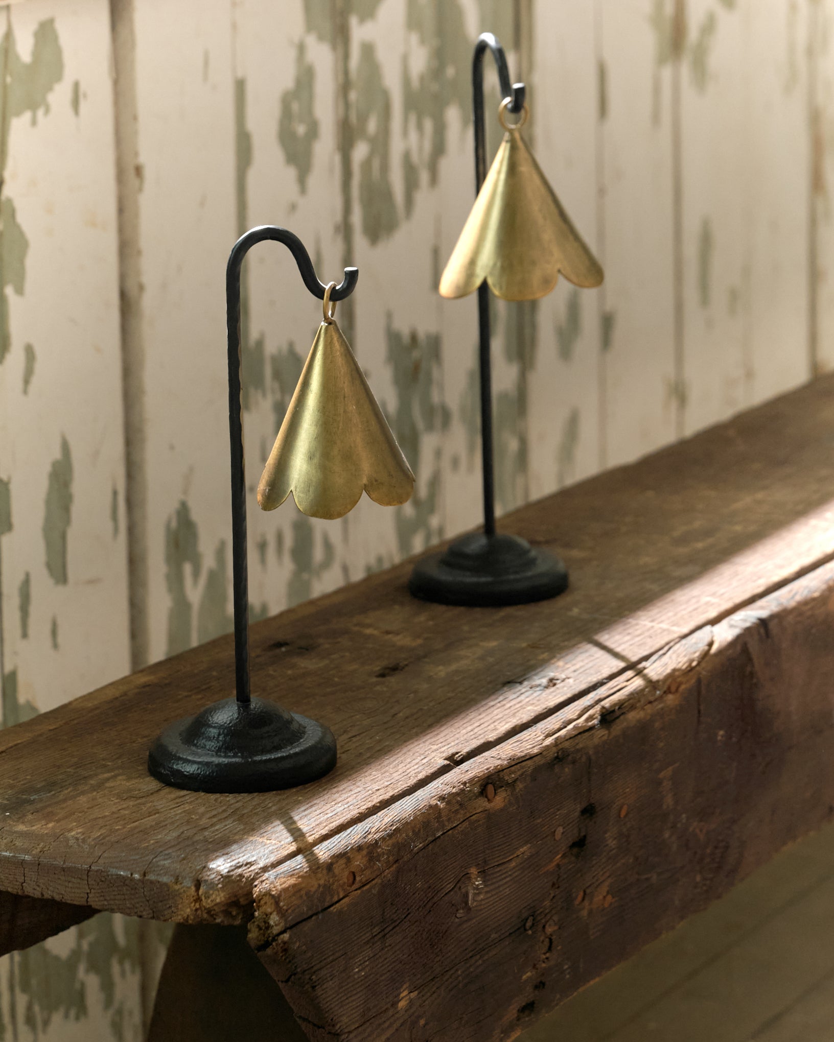 Mariel Standing Scalloped Bell