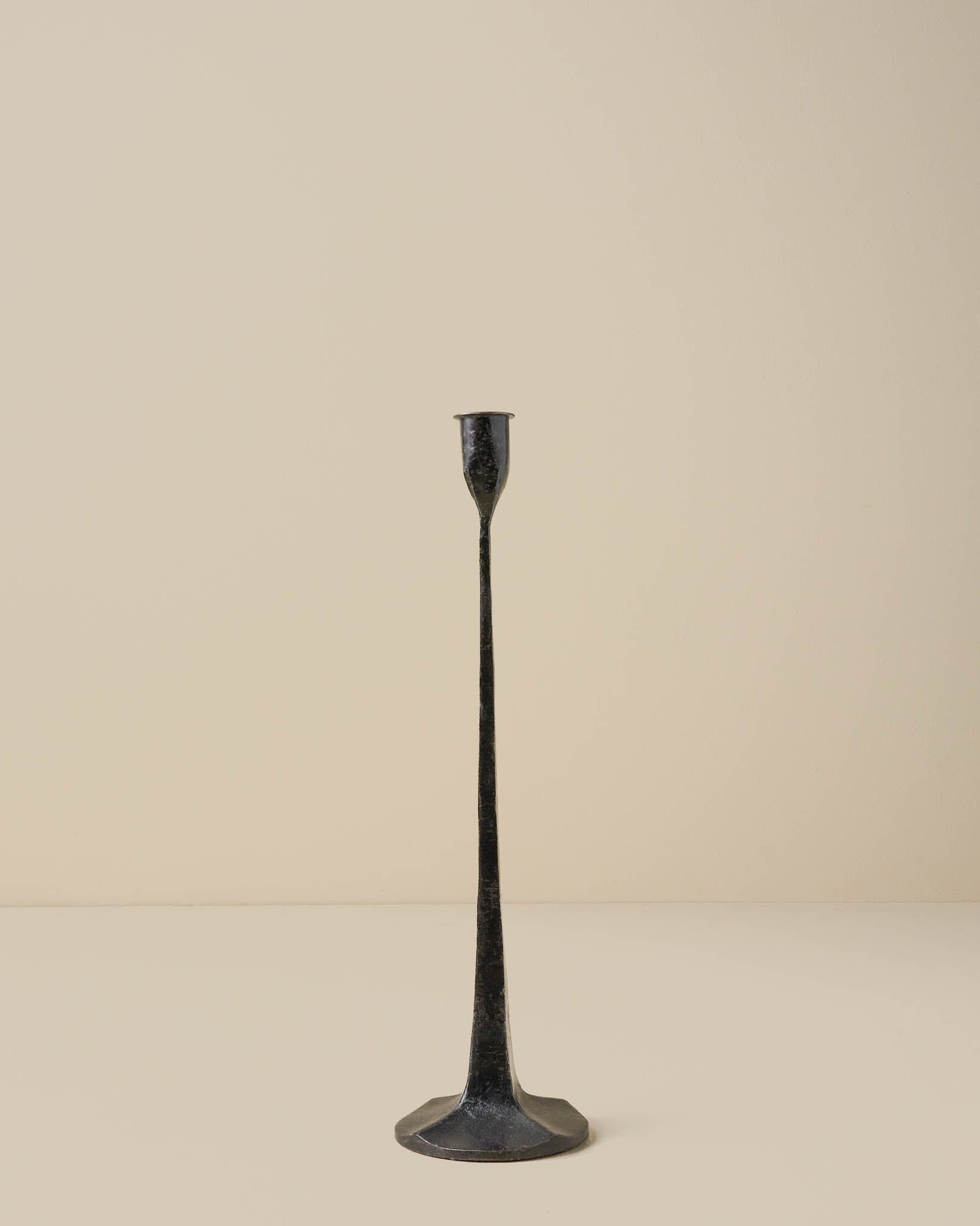 Black Gatecrest