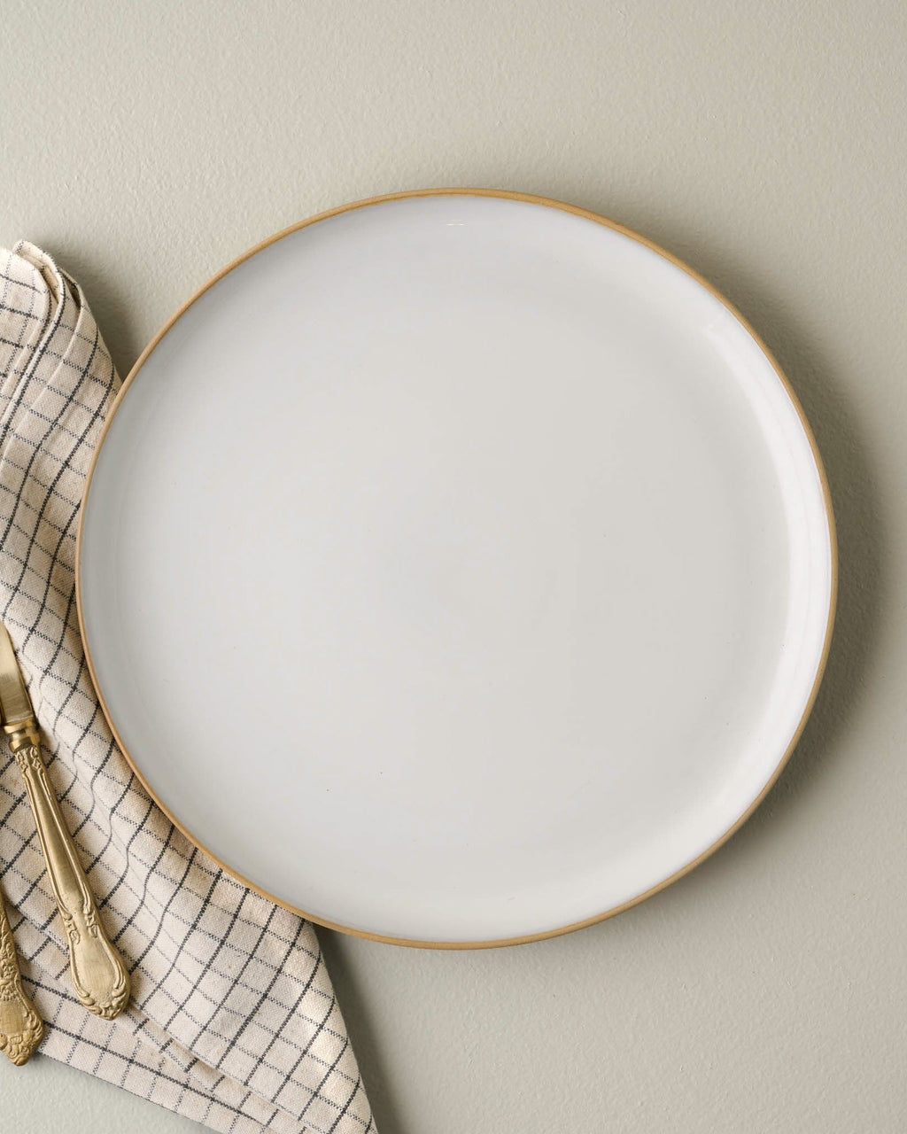 Stone White Lakelynn Plate