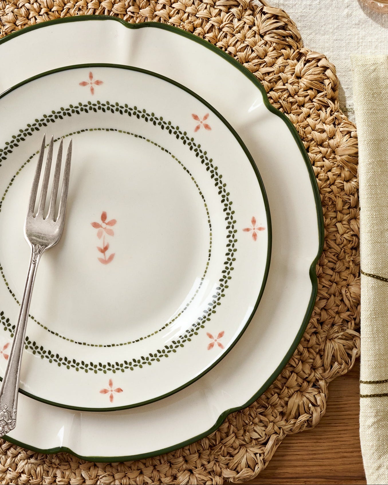 Green Luna Scalloped Plate