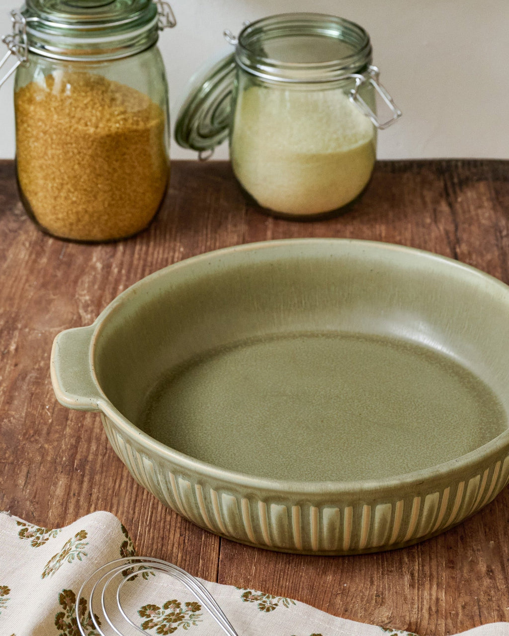 The Cottage Collection Laurel Green Round Baking Dish