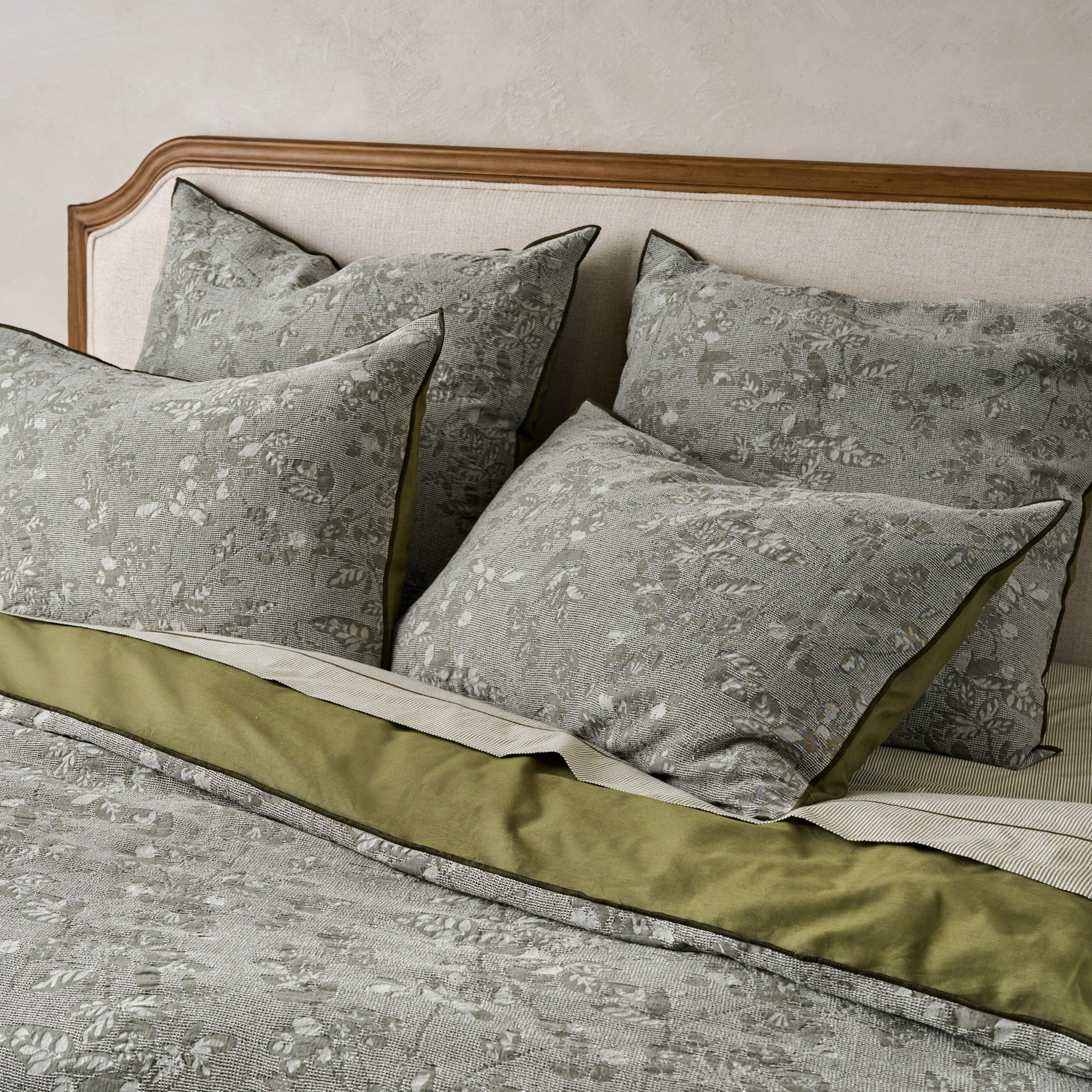 Willow Floral Jacquard Duvet + Sham Set (King)