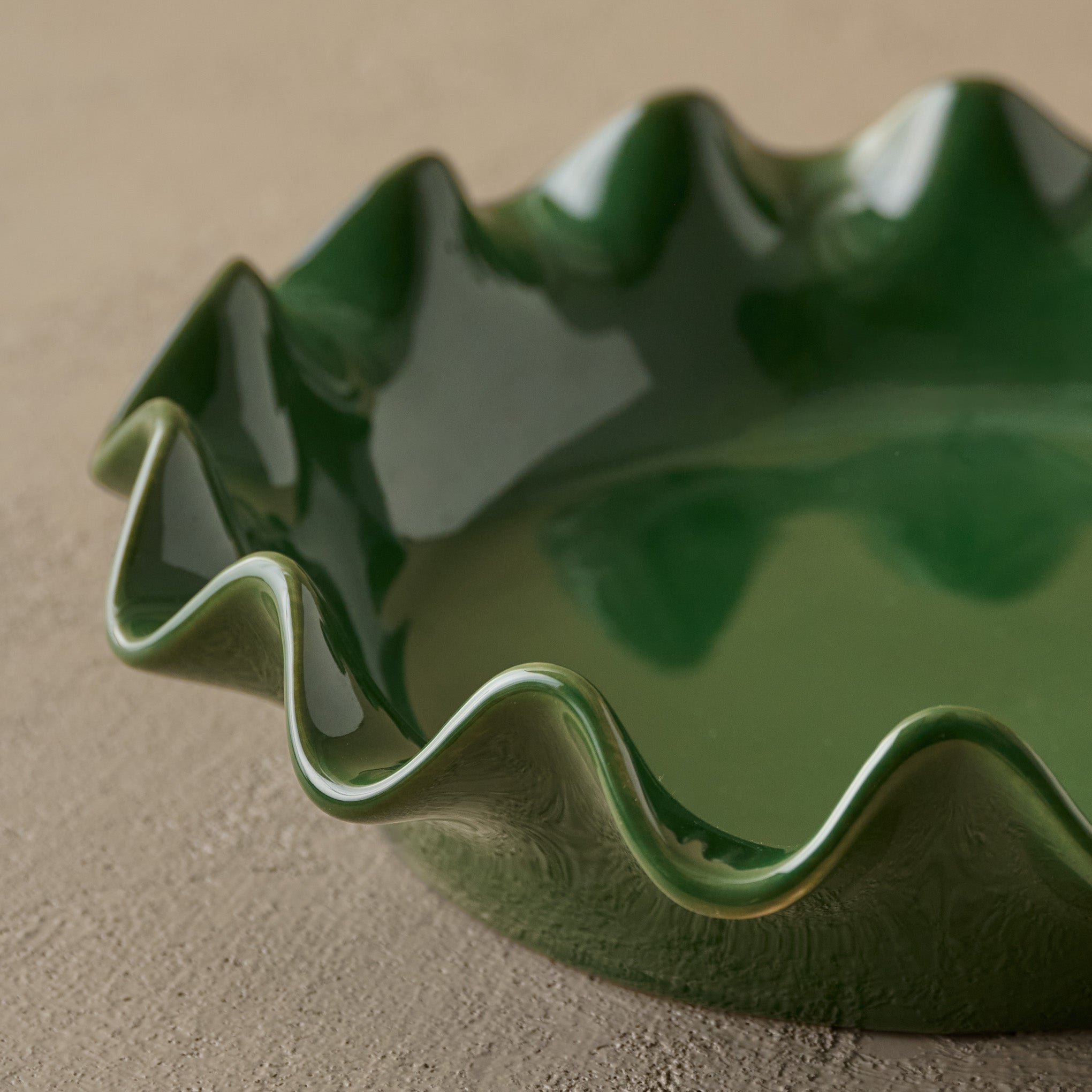 The Cottage Collection Forest Green Scalloped Pie Dish