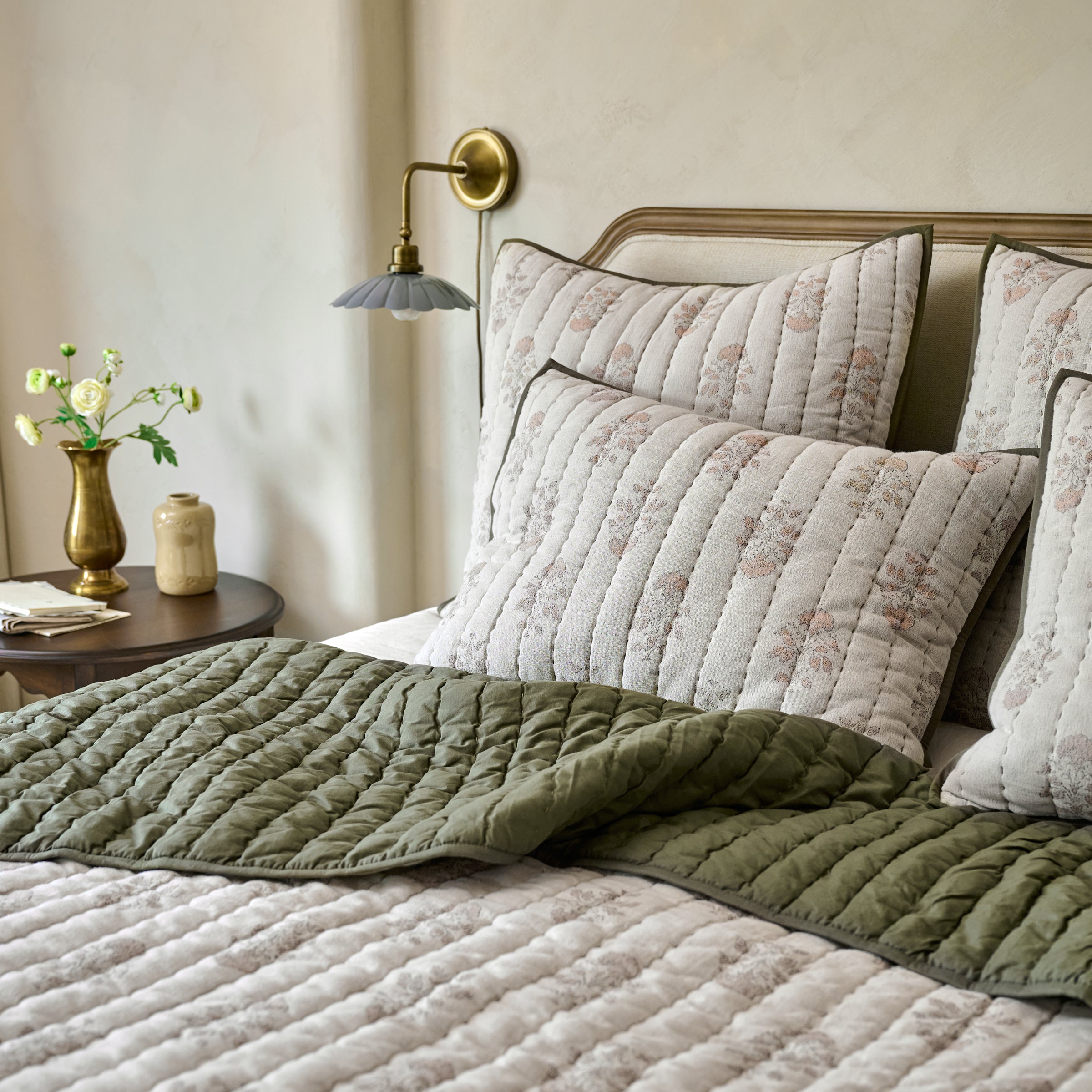 Floral Jacquard Kantha Quilt + Sham Set (Queen)