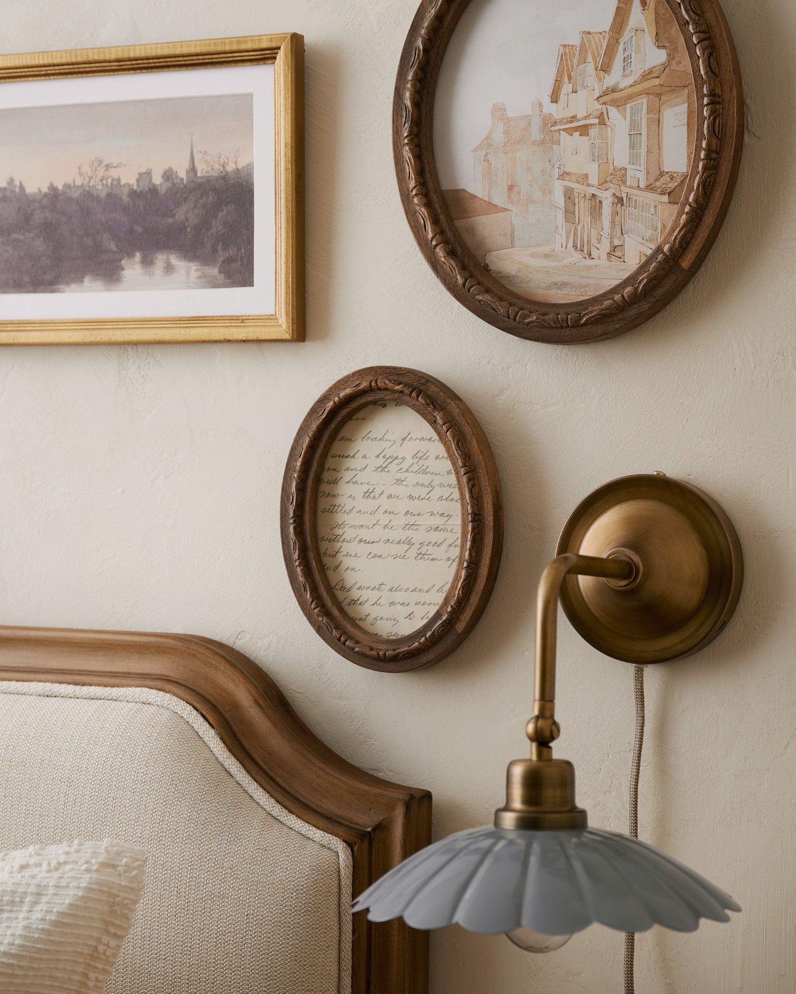 Caroline Carved Wood Oval Photo Frame
