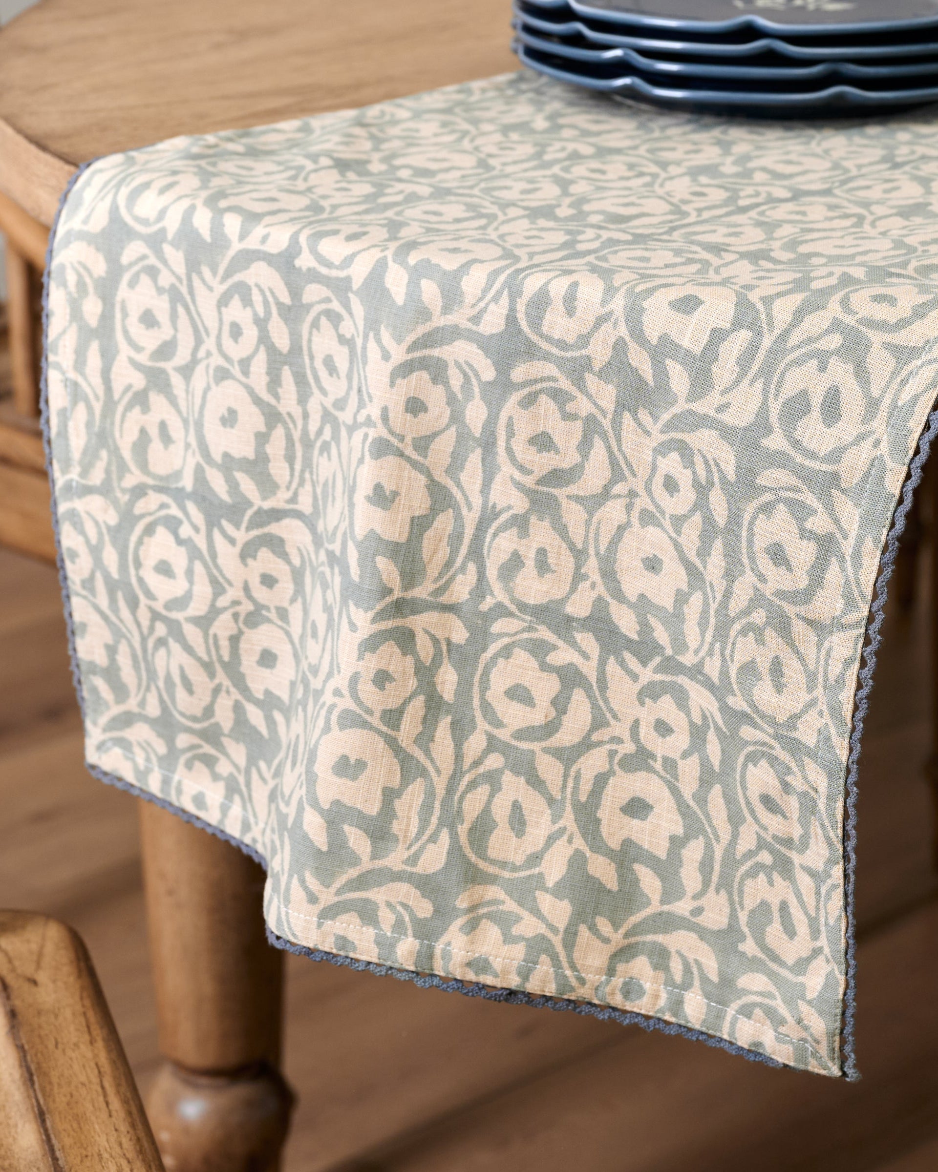 Pivione Fleurs Table Runner