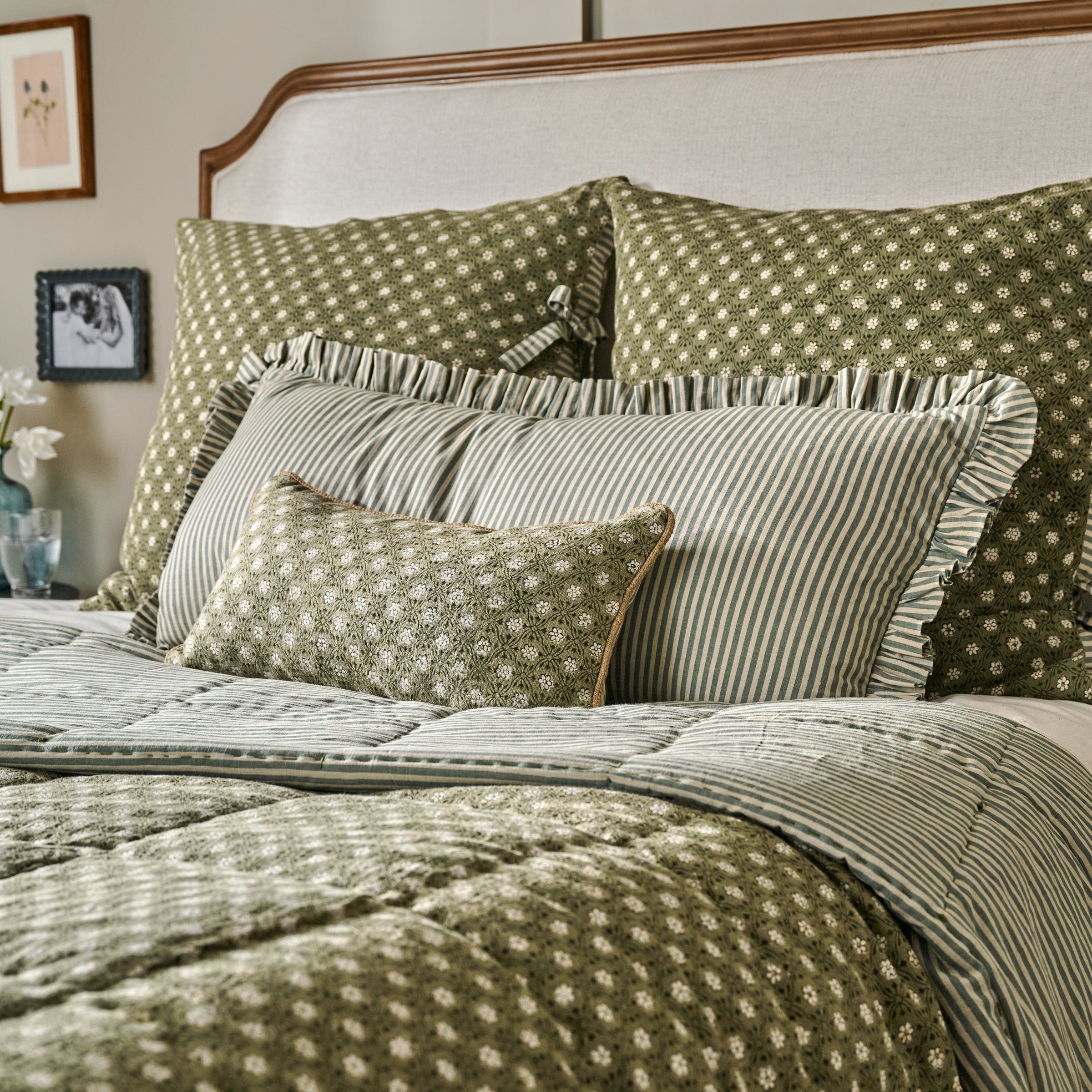 Thea Reversible Quilt + Sham Set (King)