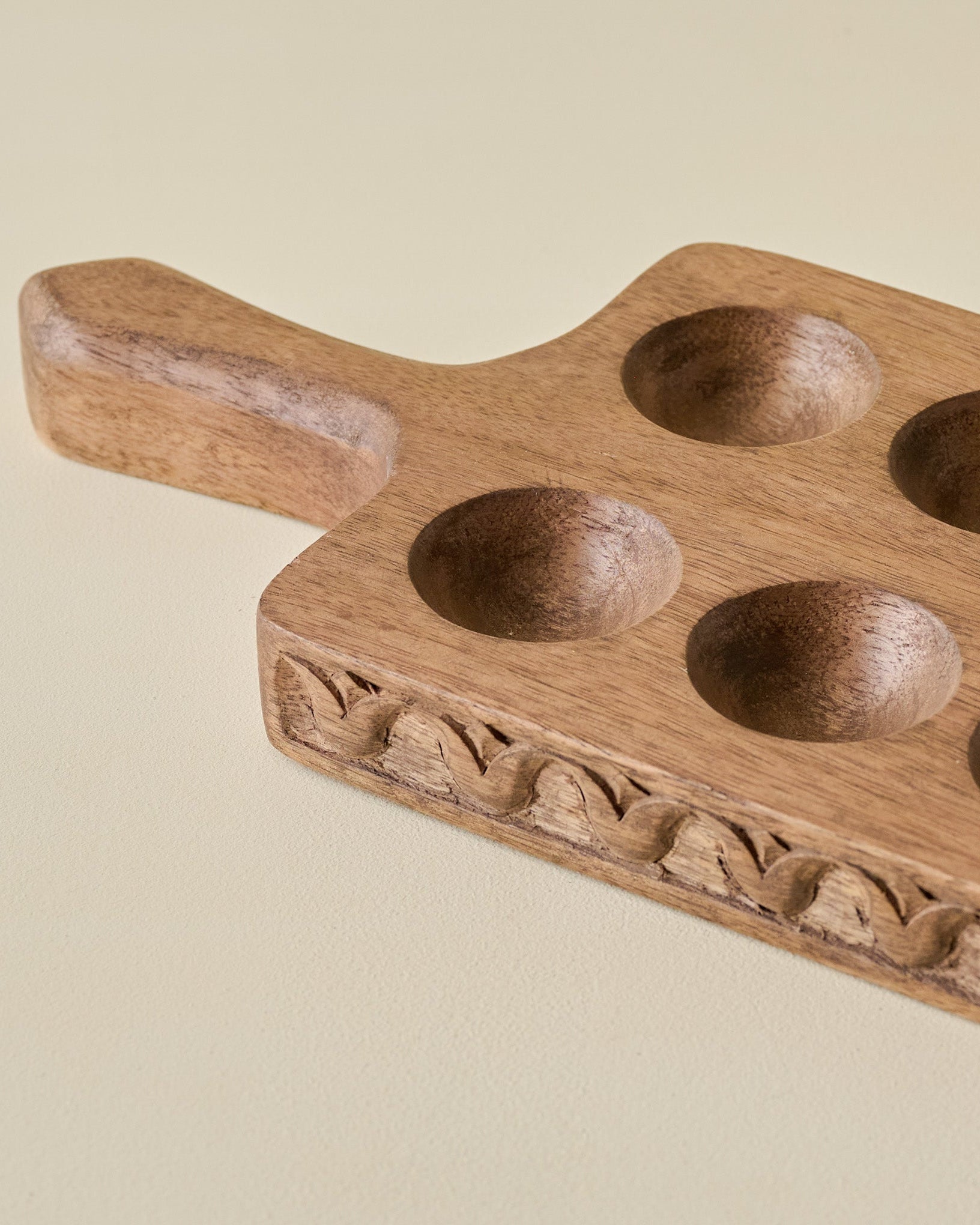 Antiqued Wood Tulip Carved Edge Egg Tray