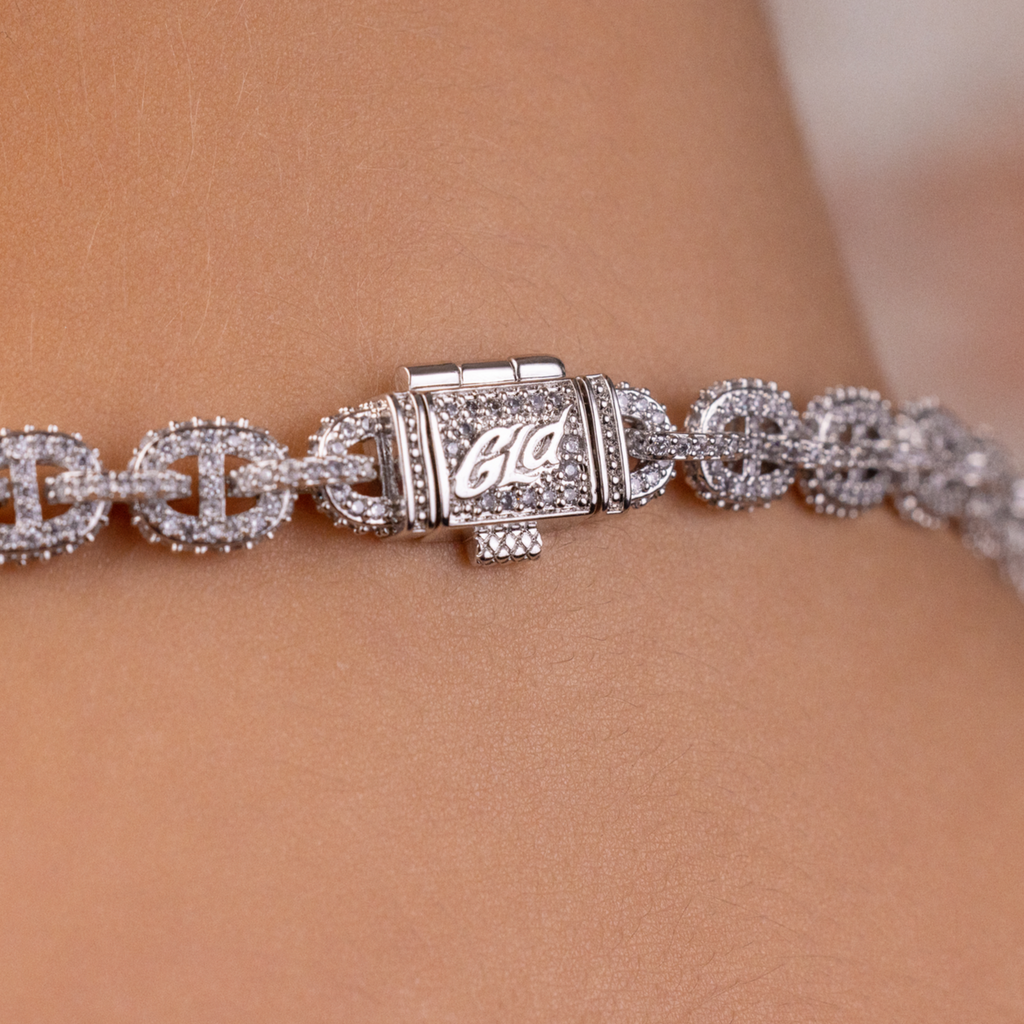 Micro Valentina Necklace in White Gold