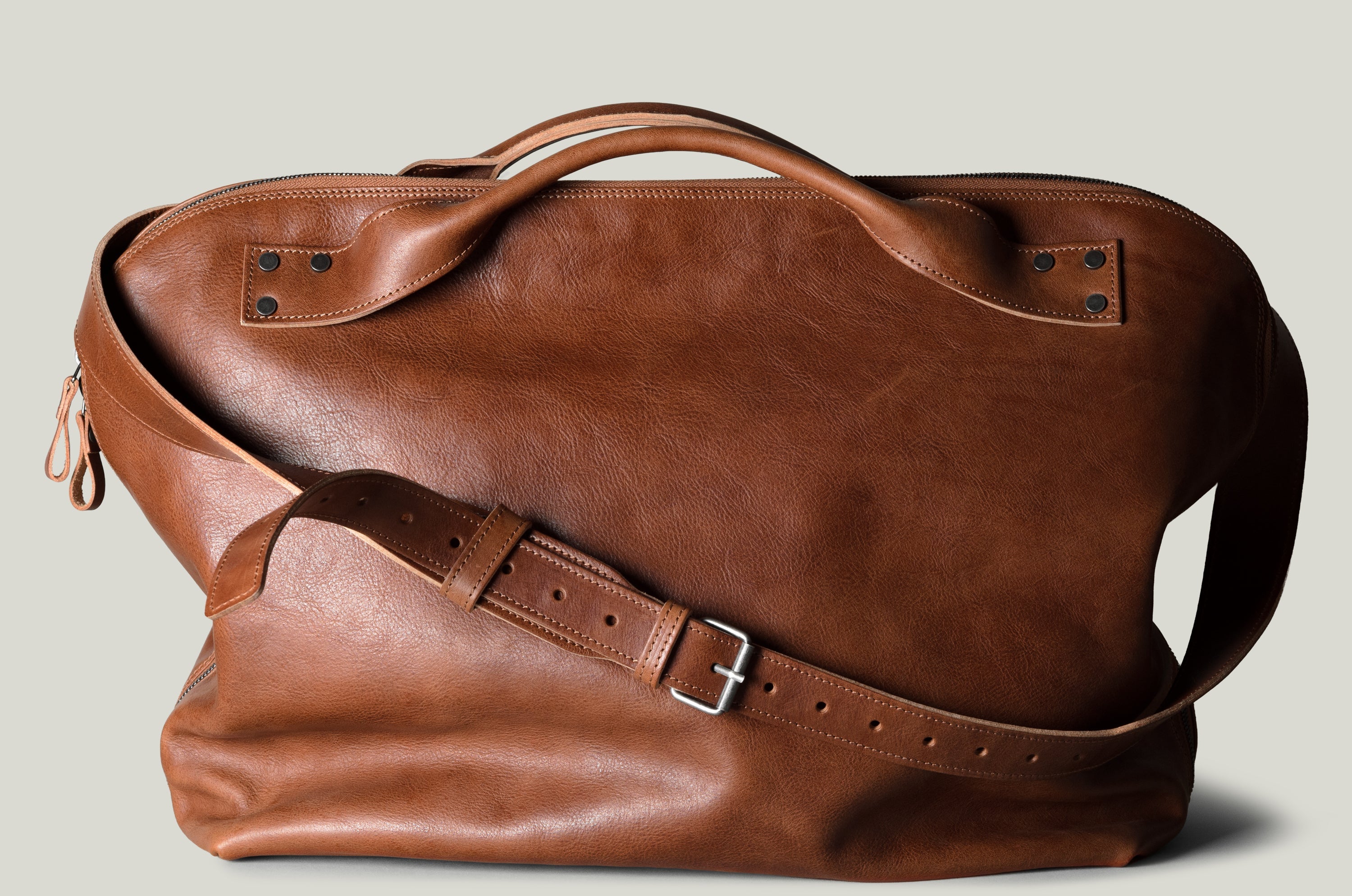 Offhand Shoulder Bag . Classic