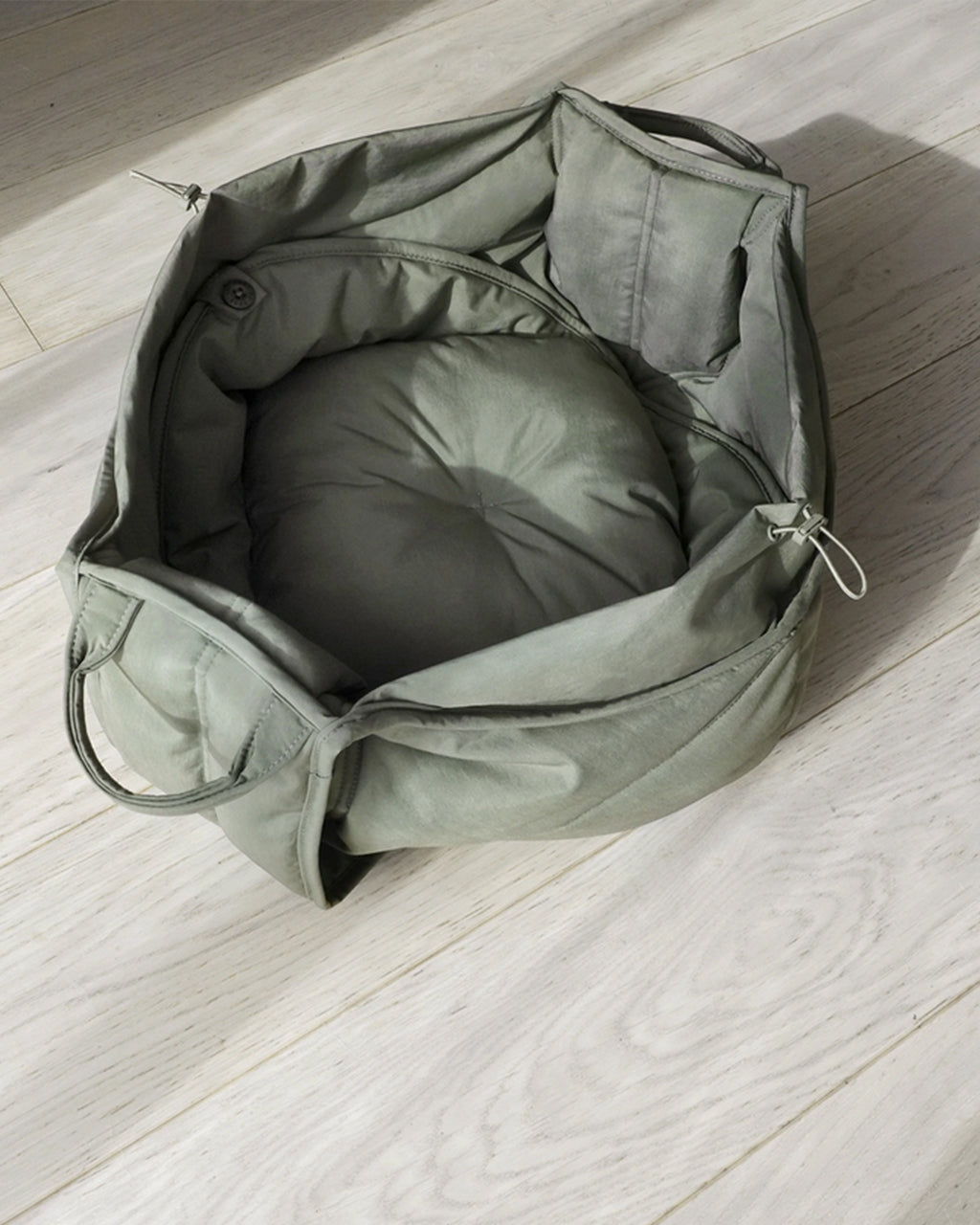 OLLA PETITE DOG CARRIER by Lambwolf Collective
