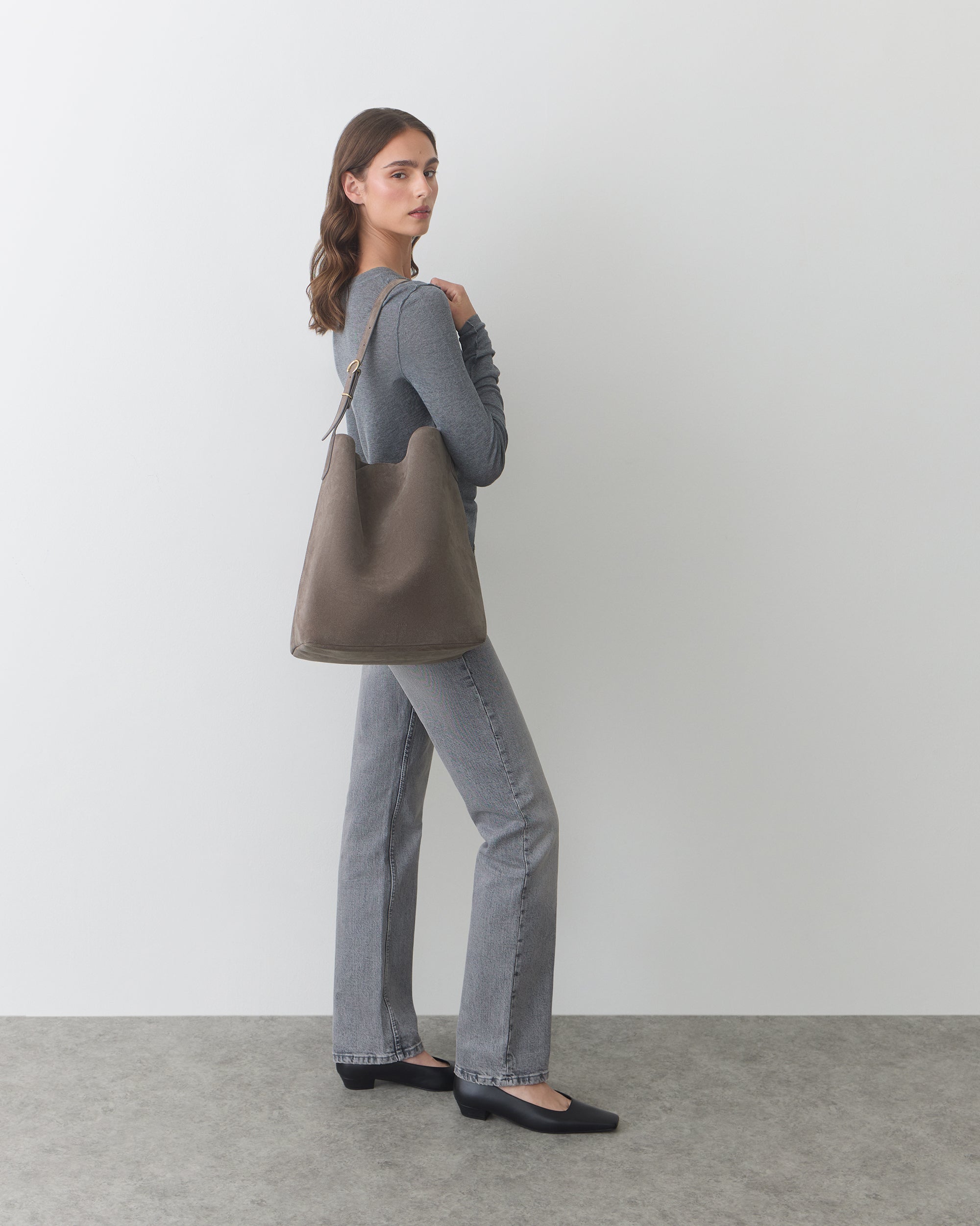 Camina Bucket Bag (Suede)