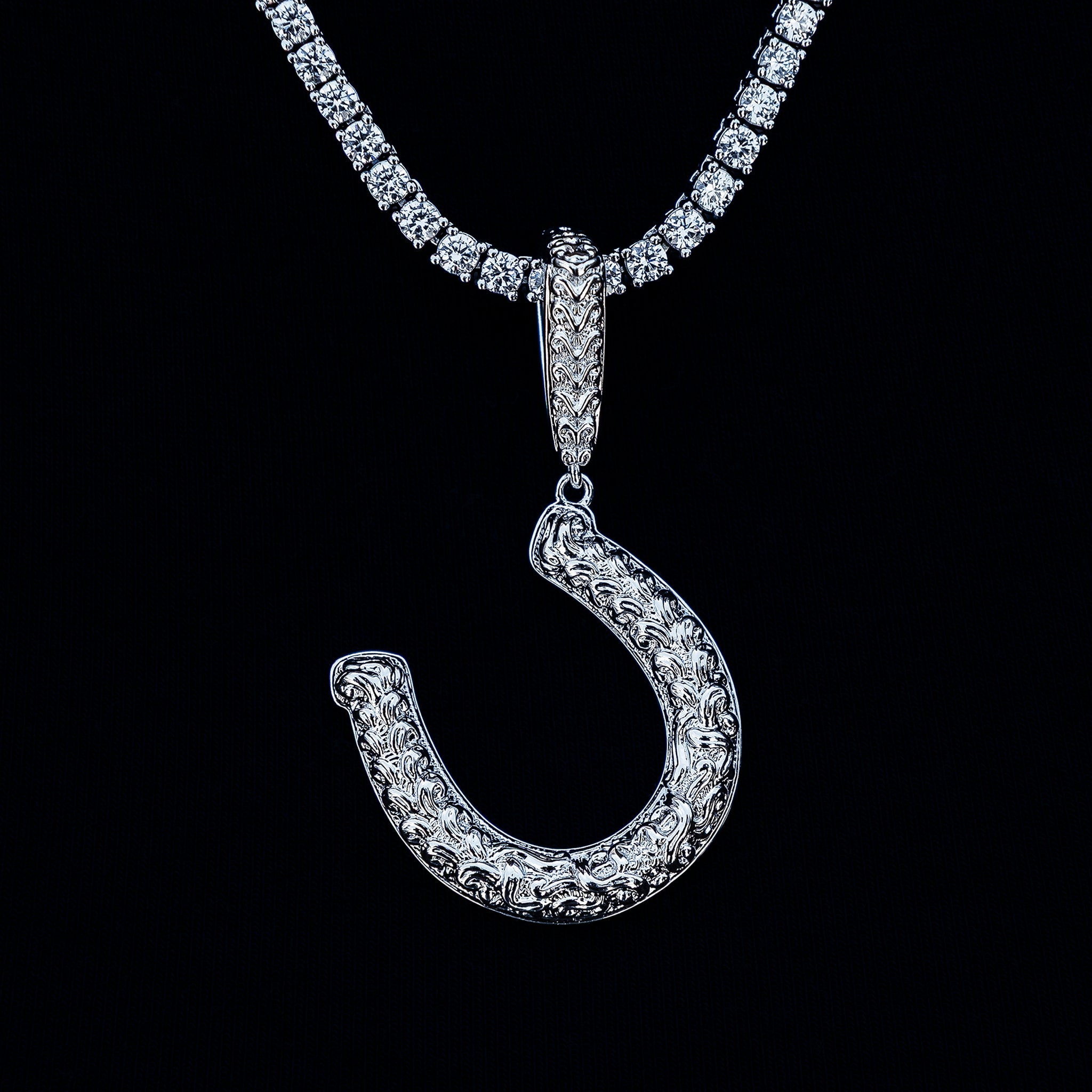 Simple Horseshoe Pendant in White Gold