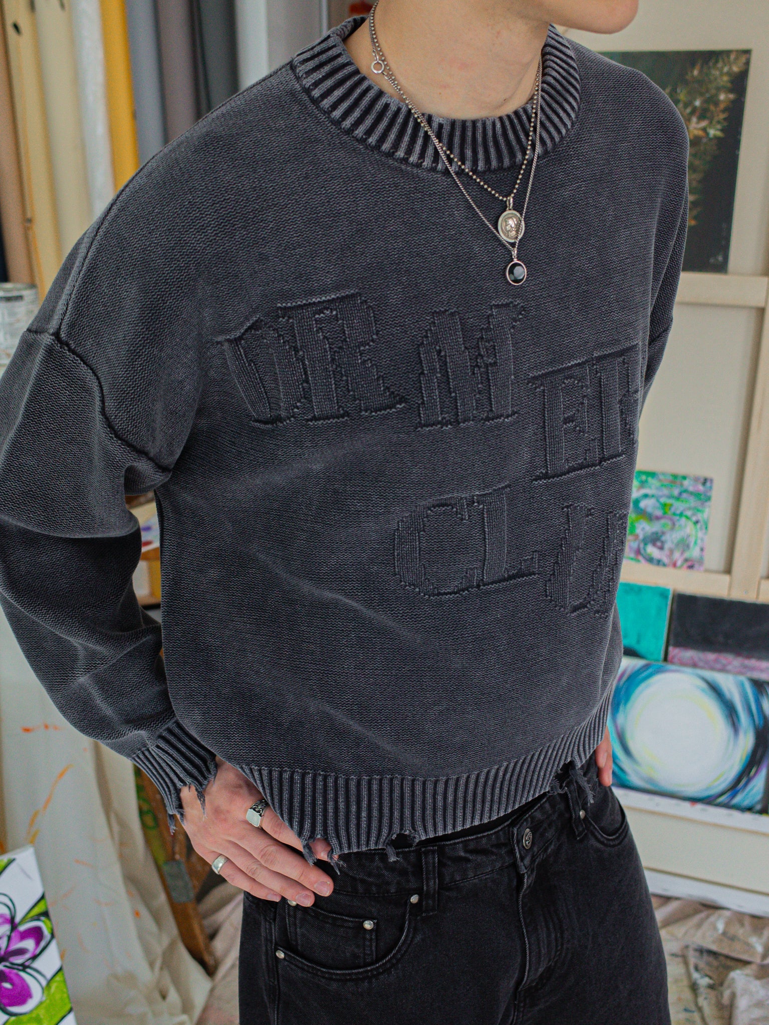 FALLING LETTERS KNIT - WASHED GREY