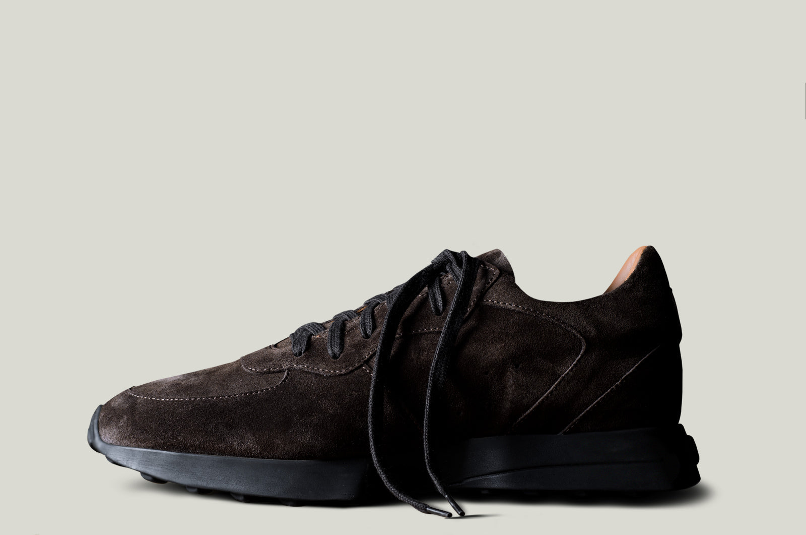 R1 Sneaker . Earth Brown Suede