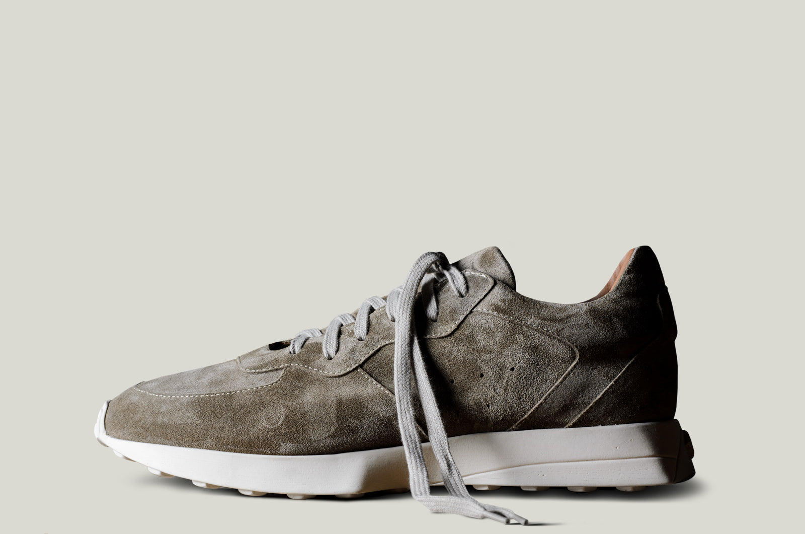 R1 Sneaker . Sage Suede