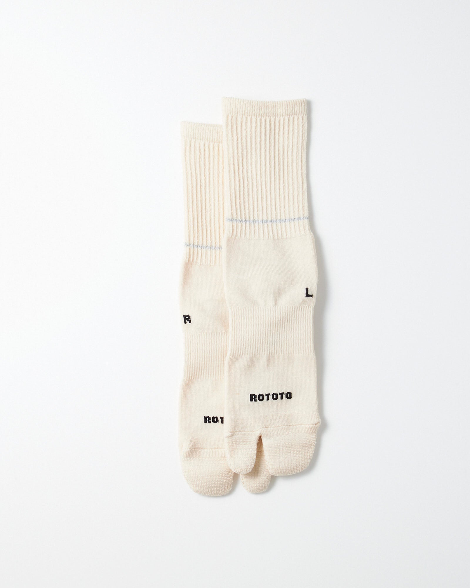 1556 Tabi Socks in Raw White