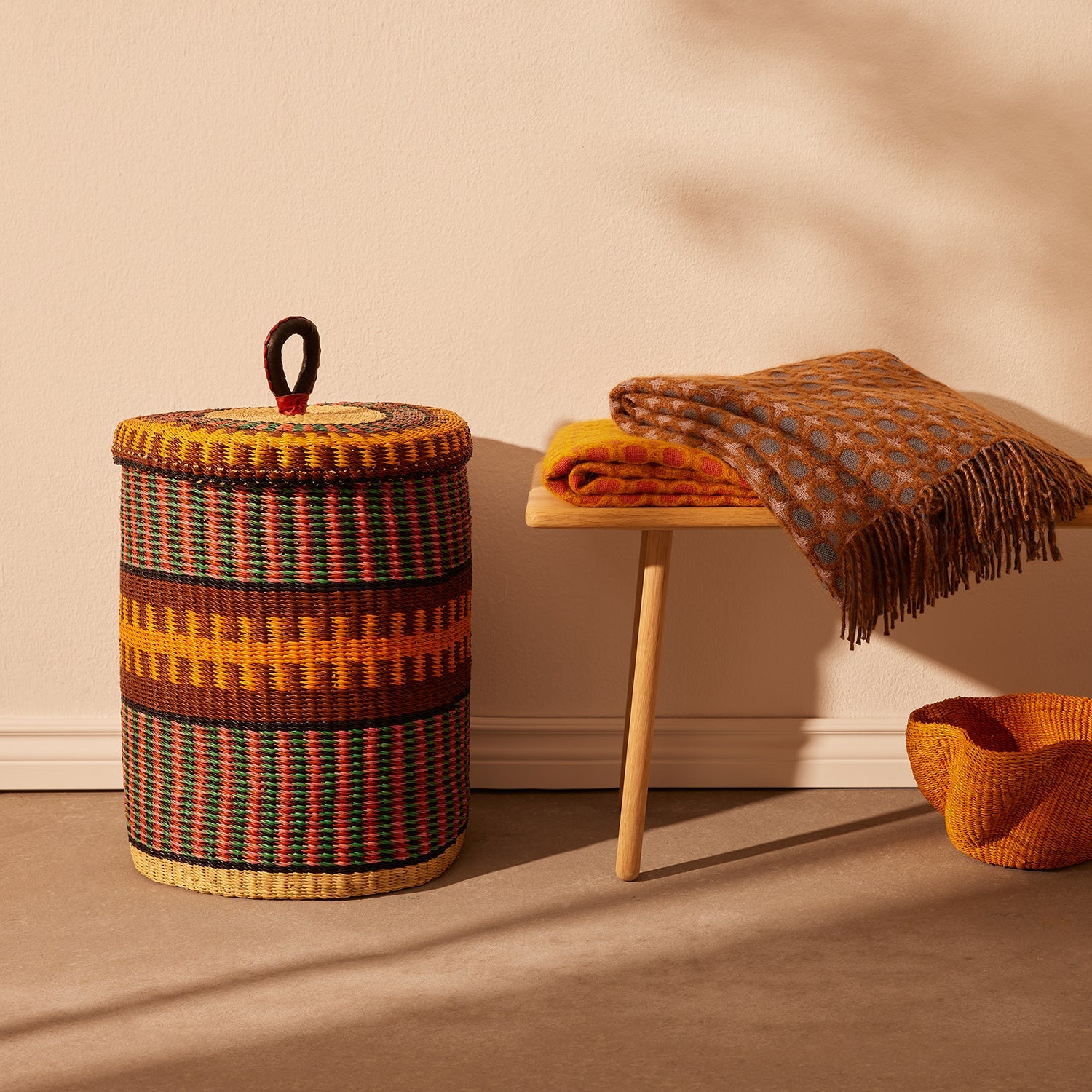 Small Laundry Basket With Lid - Exclusive