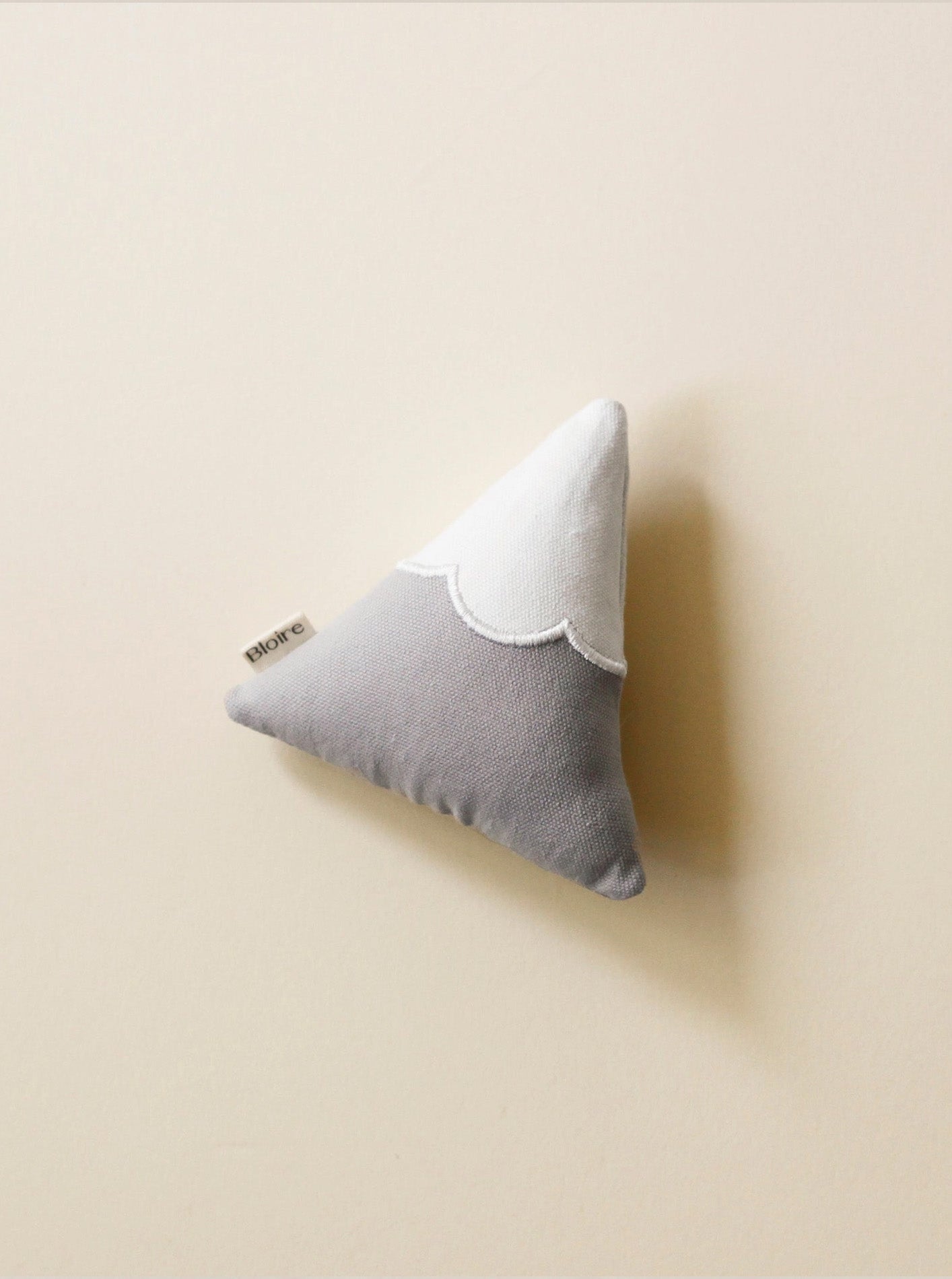 SNOWY MOUNTAIN CATNIP TOY