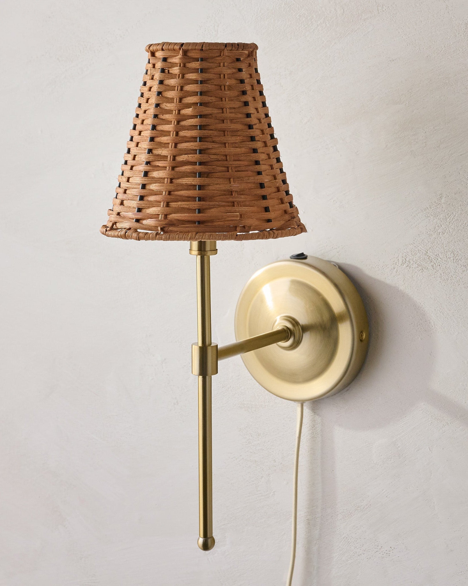 Rattan Plug-In Wall Sconce