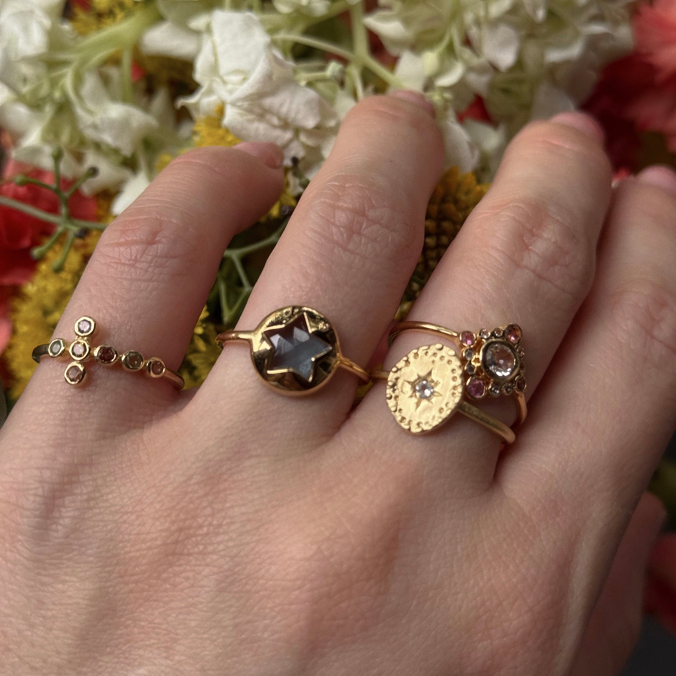 Maomi Ring