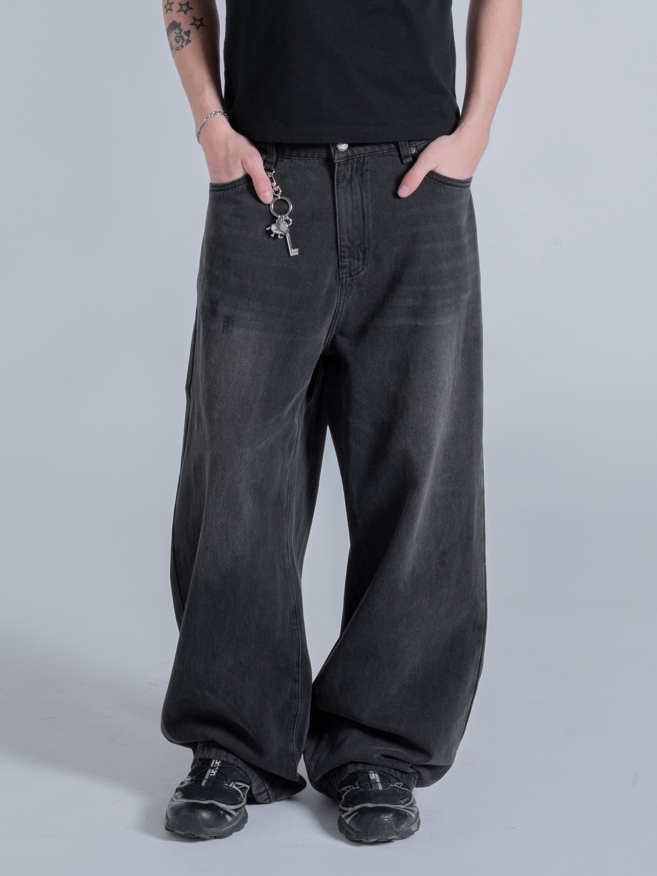 LOOSE FIT JEANS - WASHED BLACK