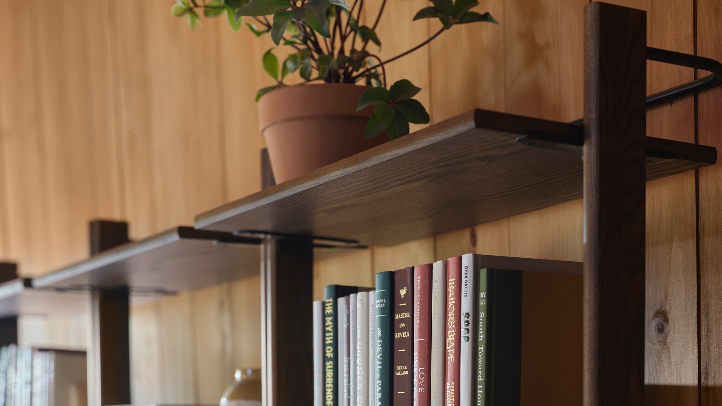 Title Wall Desk
