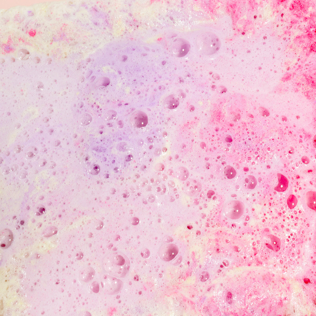 Unicorn Lemonade Moisturizing Milkshake Bath Soak