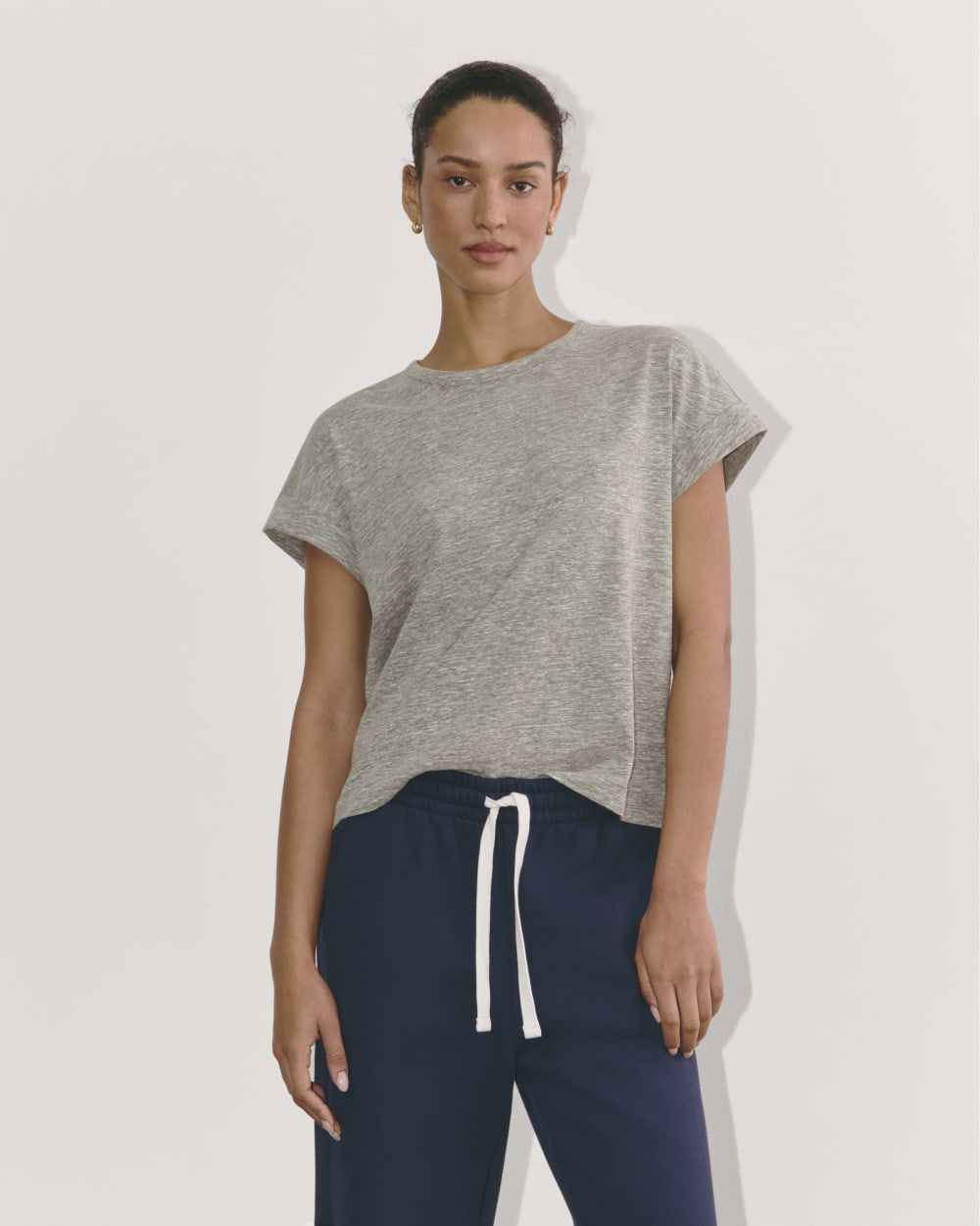 The Perform Tee | Heathered Grey / Olive