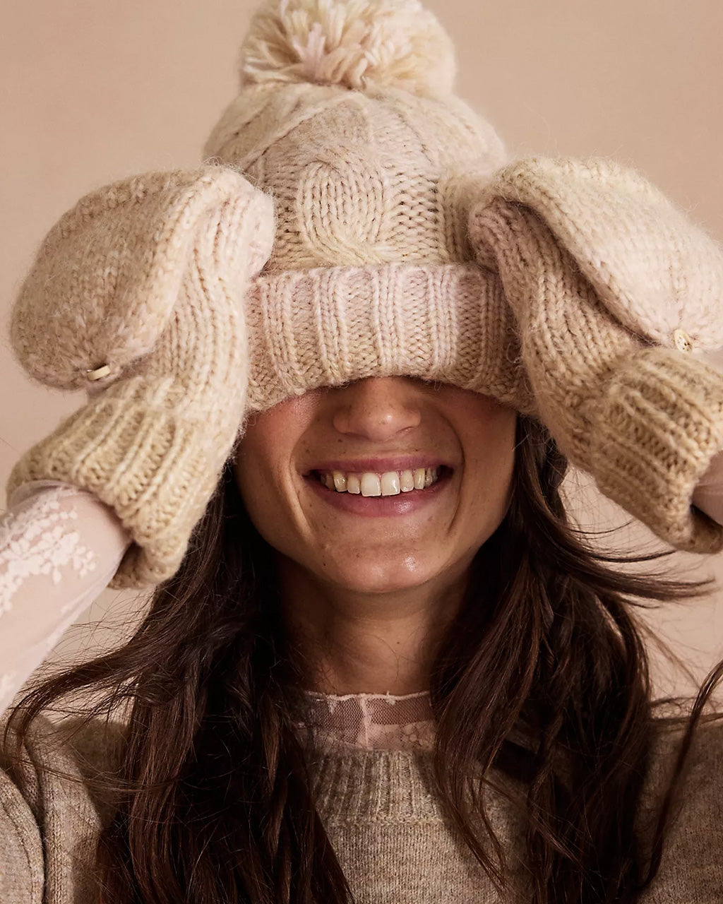 Rainbow Run Hat + Gloves - Ivory
