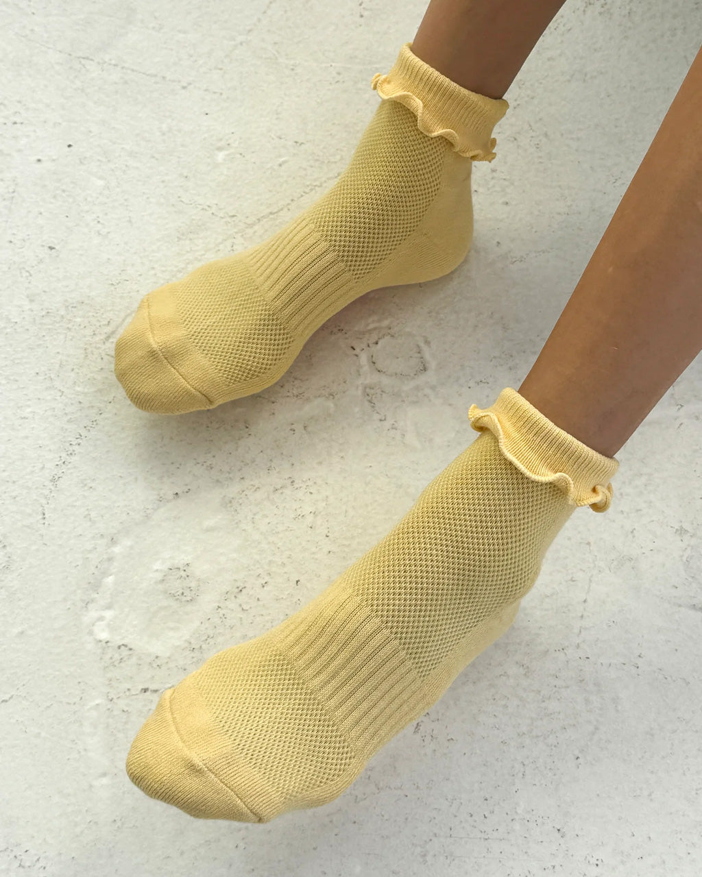 Ruffled Hugger Crew Socks - Banana Cream