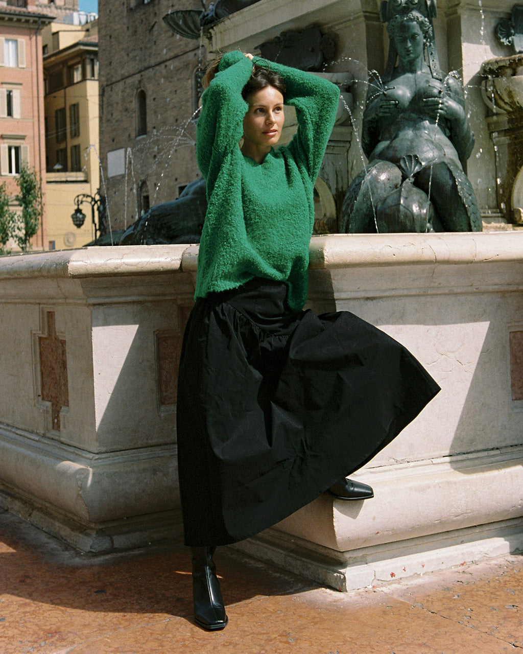 Marion V-Neck Sweater - Kelly Green