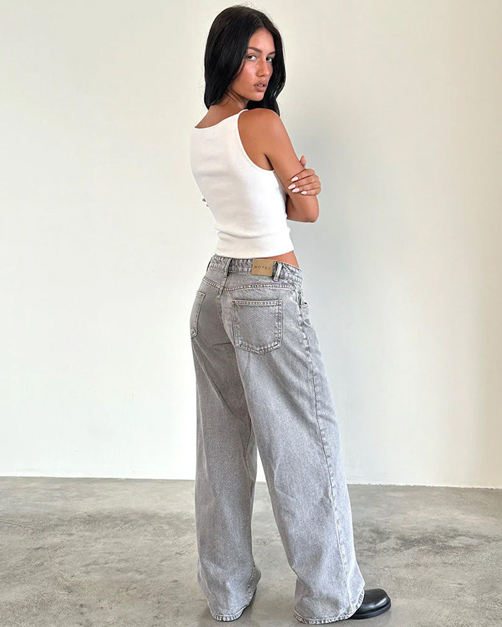 Roomy Extra Wide Low Rise Jeans - Grey Wash