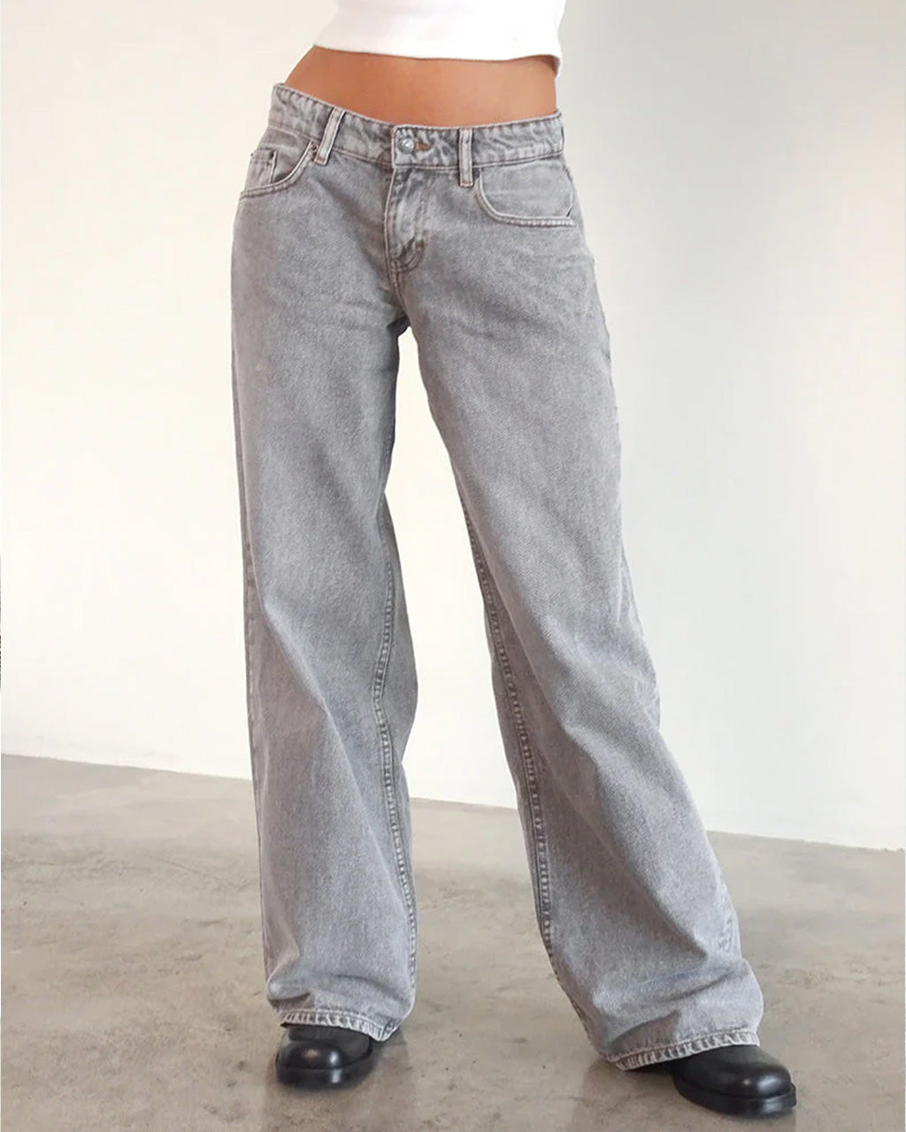 Roomy Extra Wide Low Rise Jeans - Grey Wash