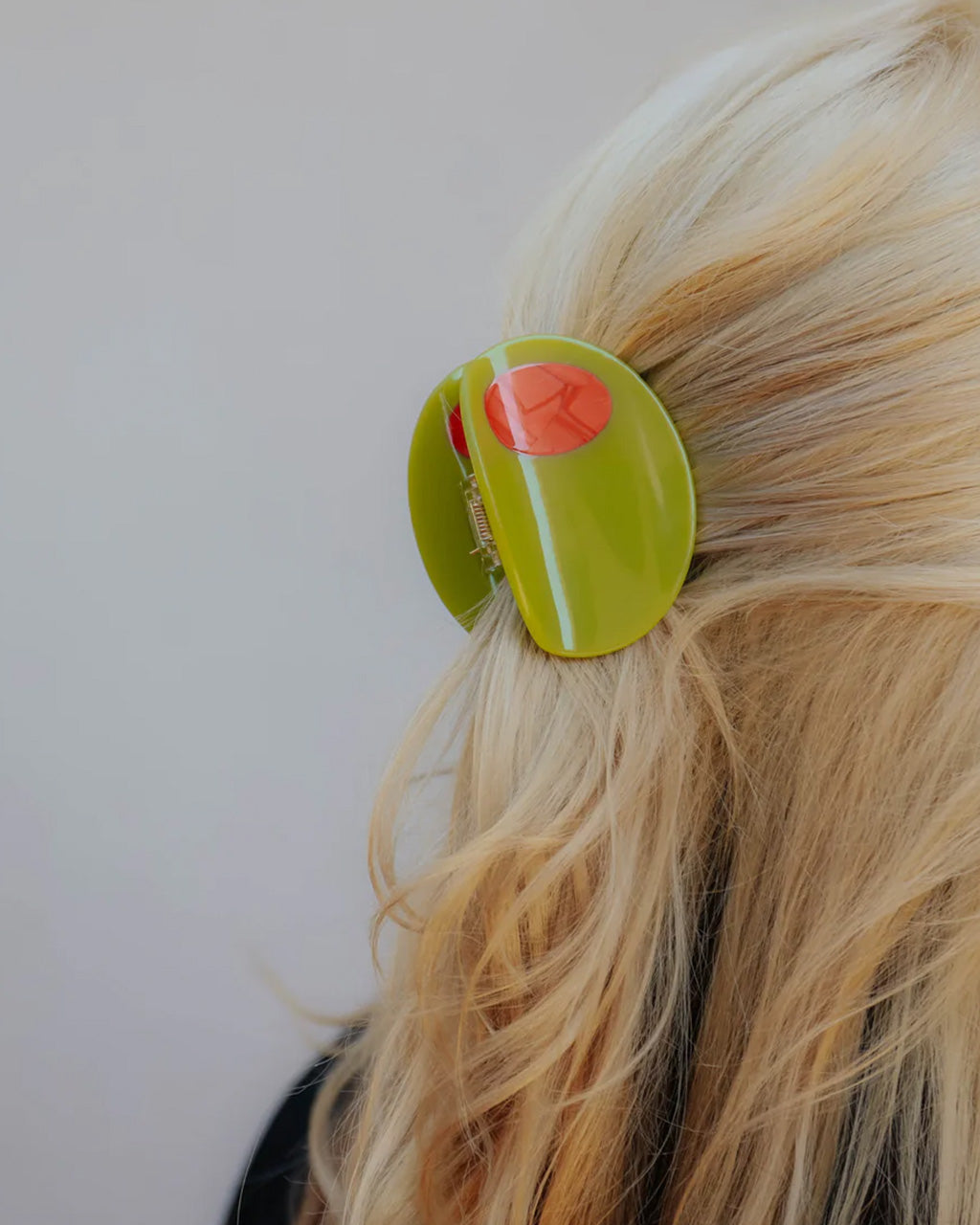 Jumbo Stuffed Olive Hair Claw