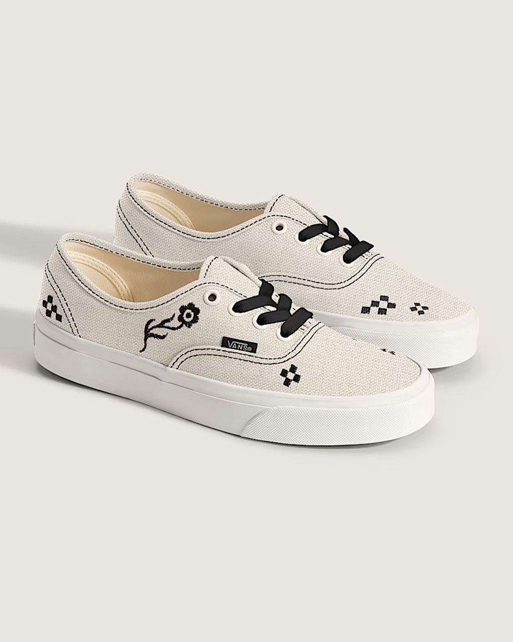 Authentic Sneaker - Embroidery Creme + Black